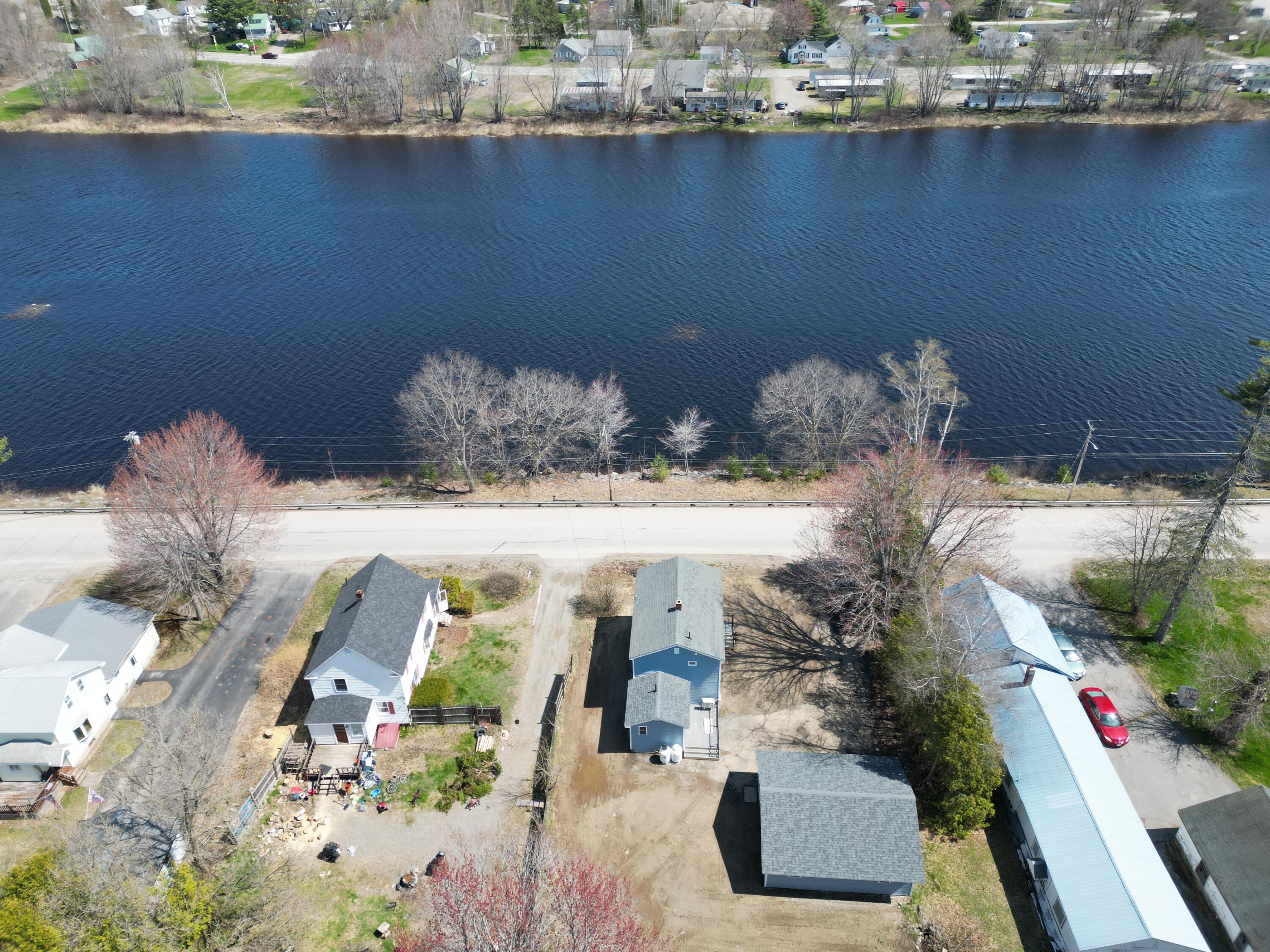 38 River Road, Howland, ME, 04448