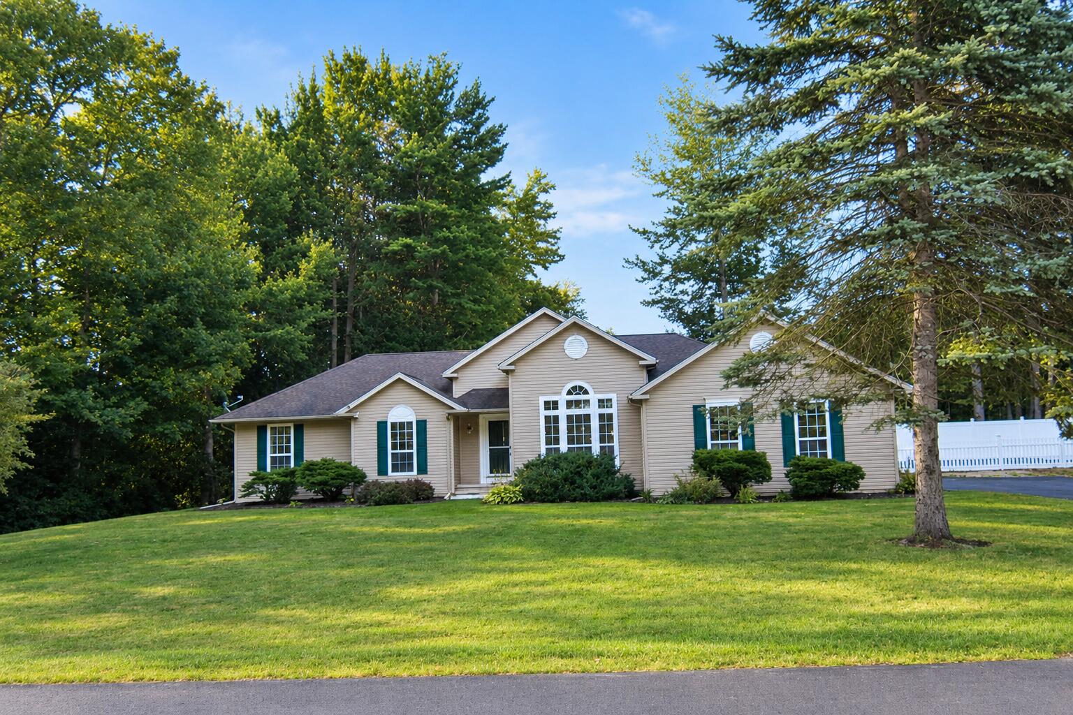 Photo of 137 Hemlock Terrace Pittsfield ME 04967