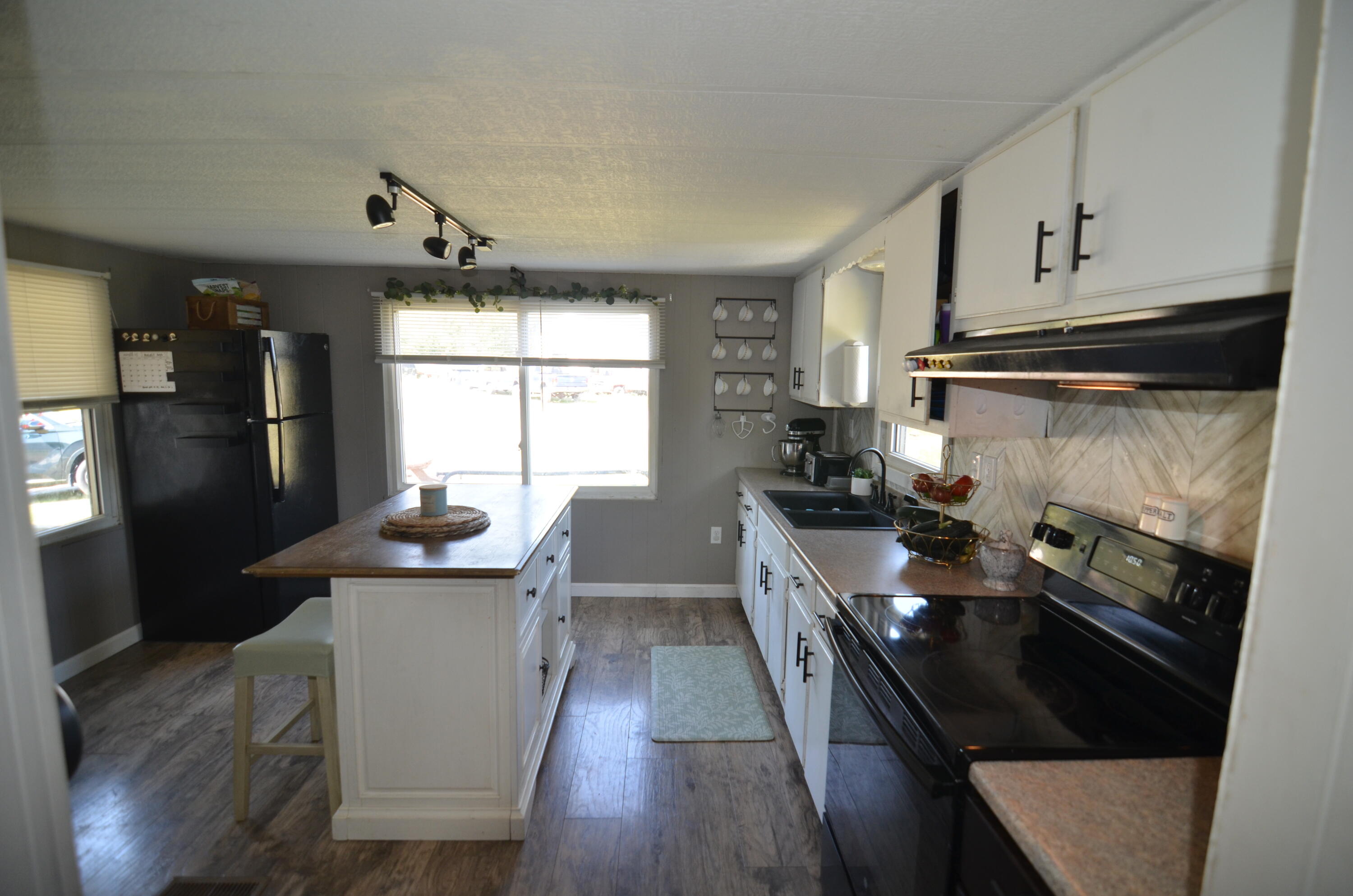 33 Coles Corner Road Road, Winterport, ME, 04496