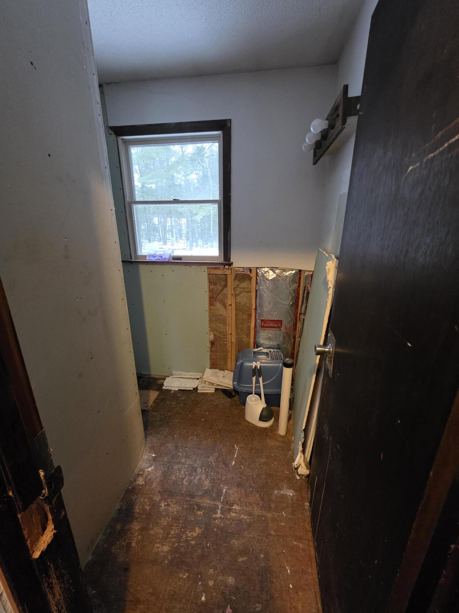 26 Pineview Avenue, Glenburn, ME 04401 Entry way into Bathroom