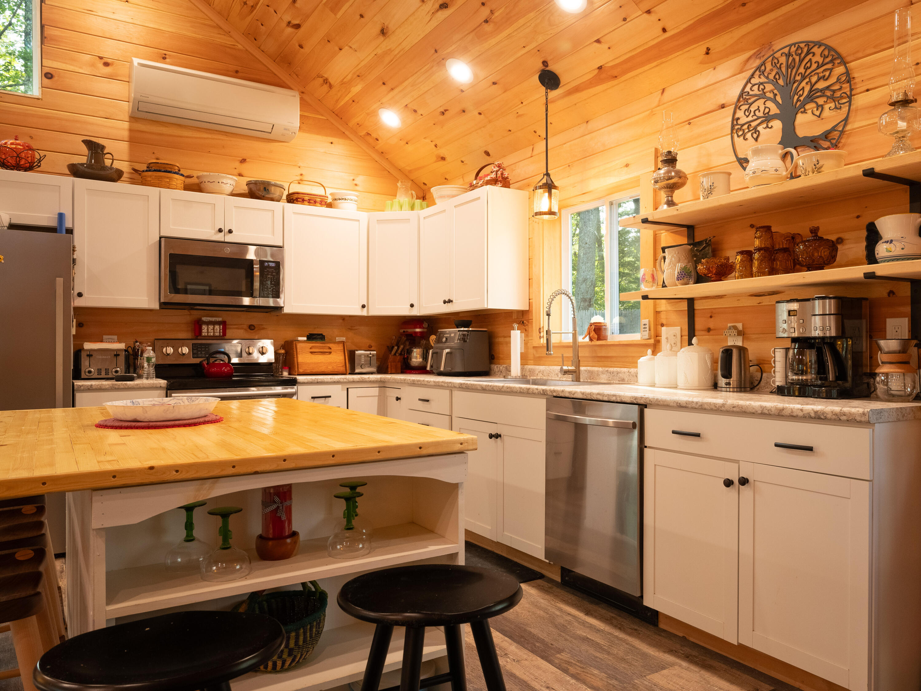 320 Hinks Rd-11