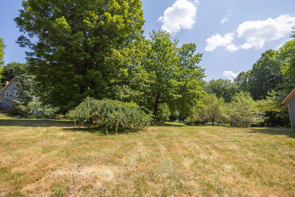 72 Main Street, Peru, ME, 04290