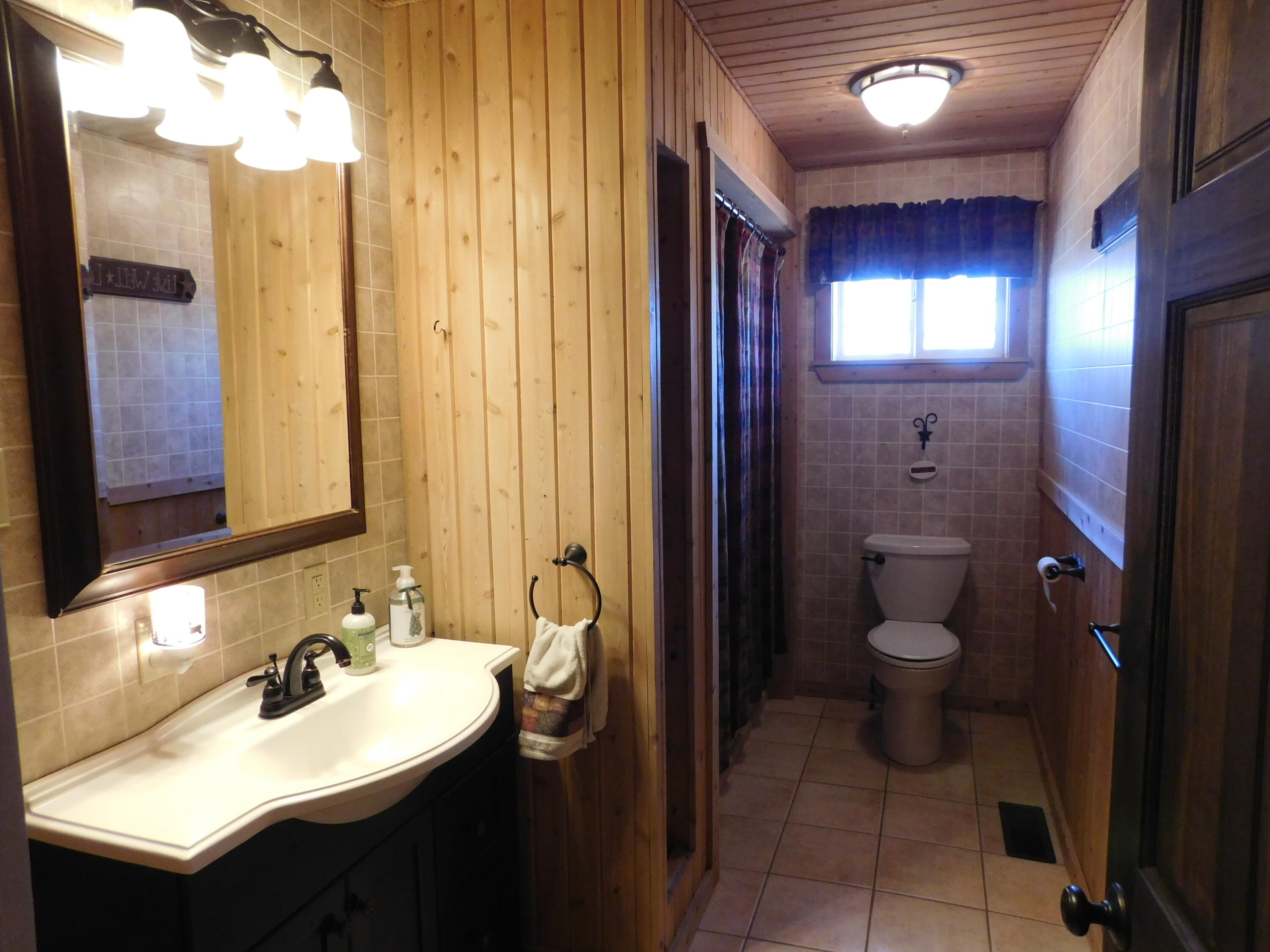 557 Enfield Road, Lincoln, ME, 04457