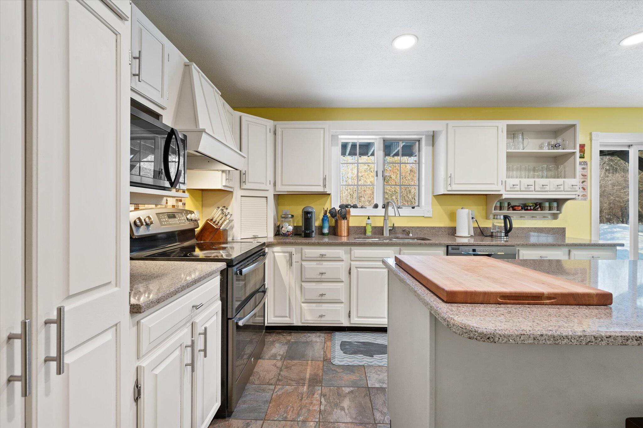 130 Miller Road, Hampden, ME, 04444