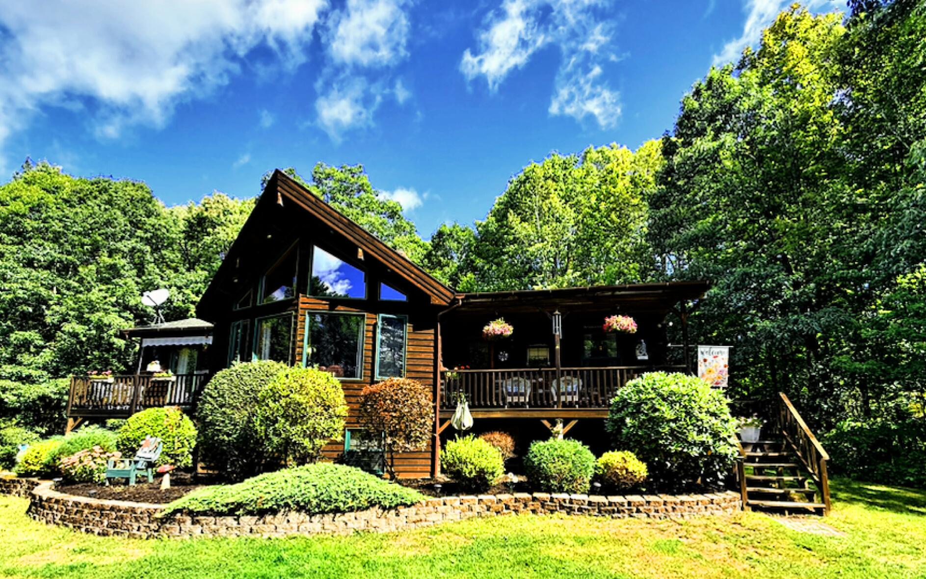 Photo of 555 Hinckley Road Clinton ME 04927