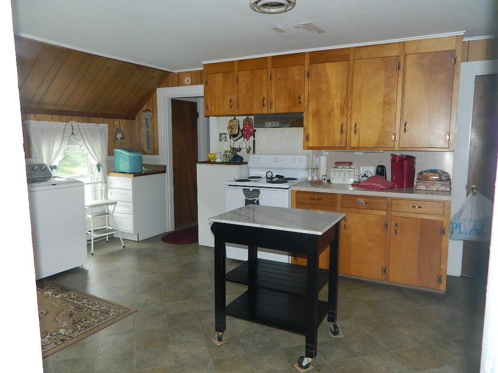 186 Main Street, West Paris, ME, 04289-5162