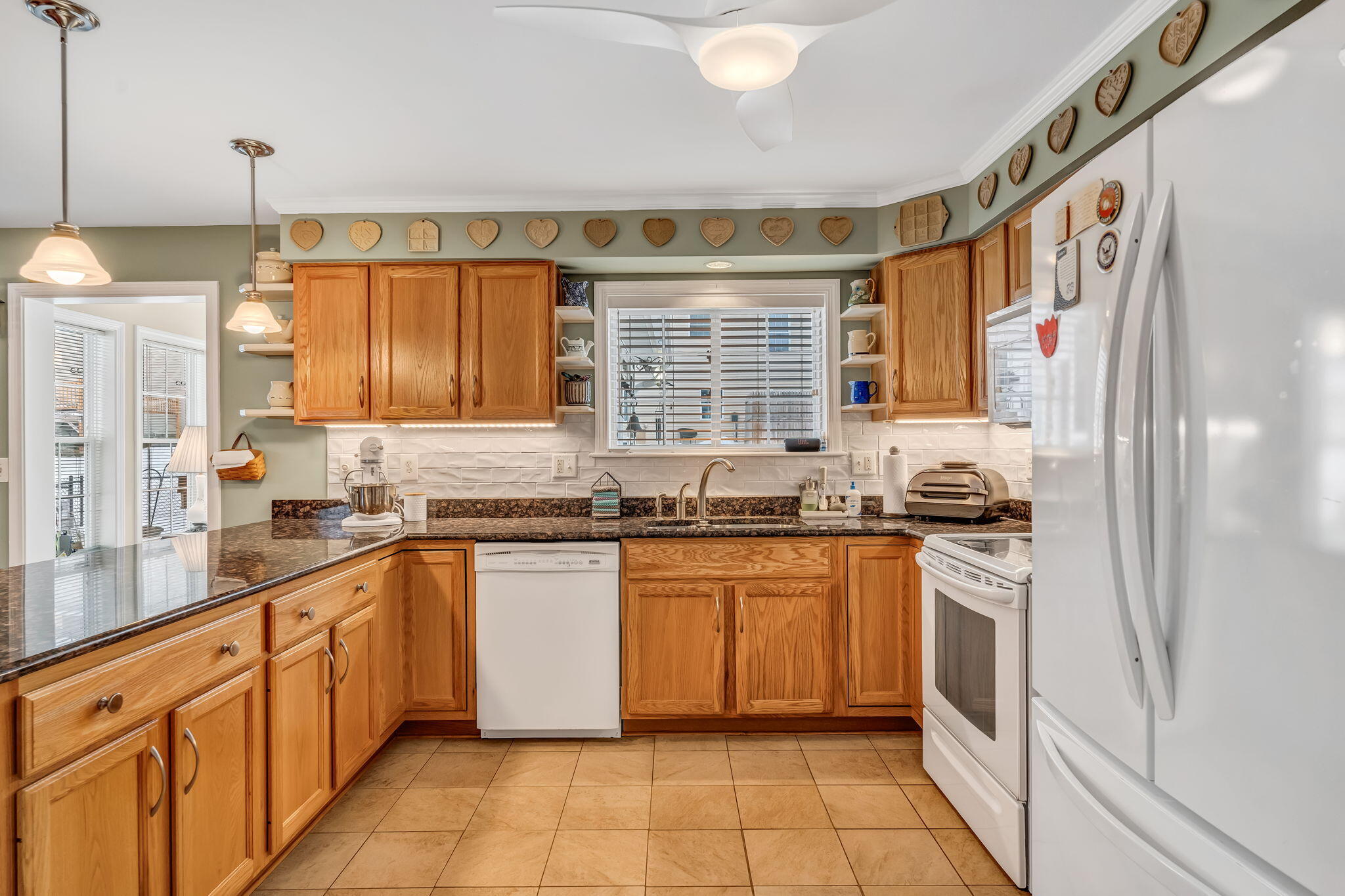 12-web-or-mls-30-bowdoin-dr