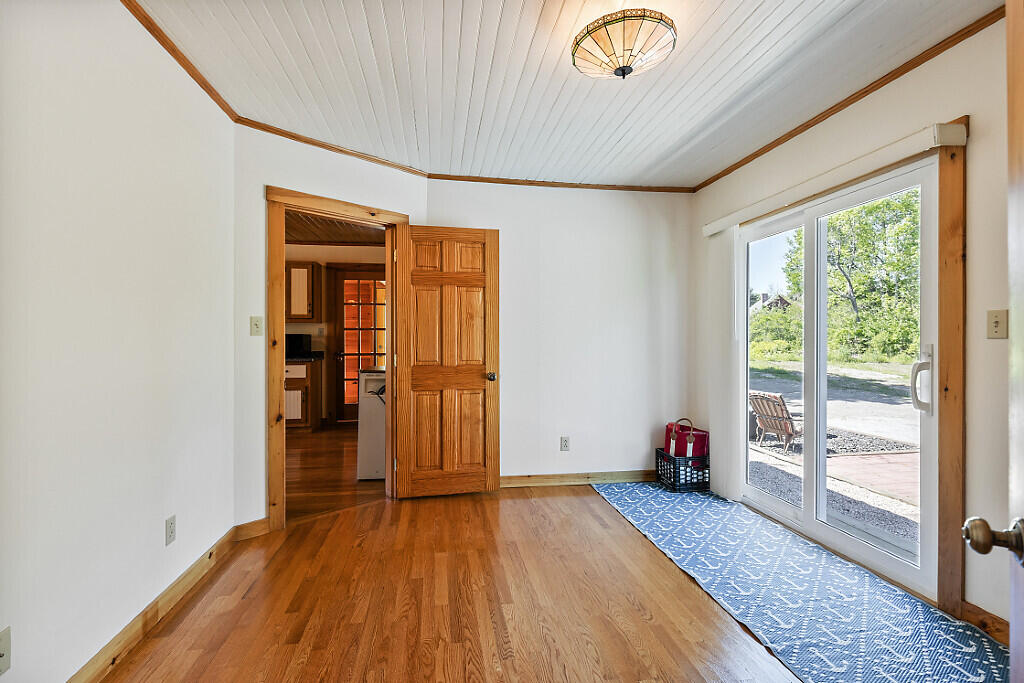 1st Floor Bedroom/office/study