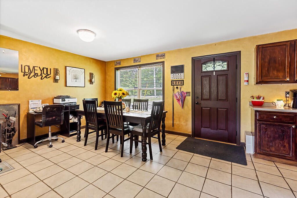 12 Dining area