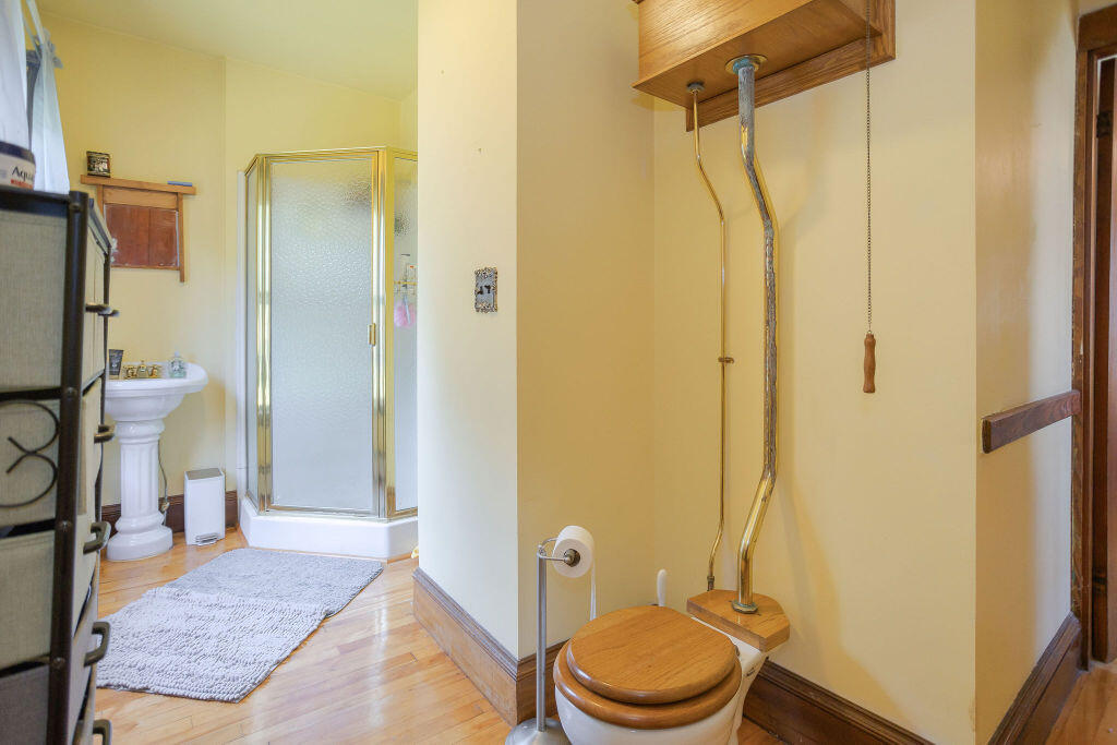 72 Main Street, Peru, ME, 04290