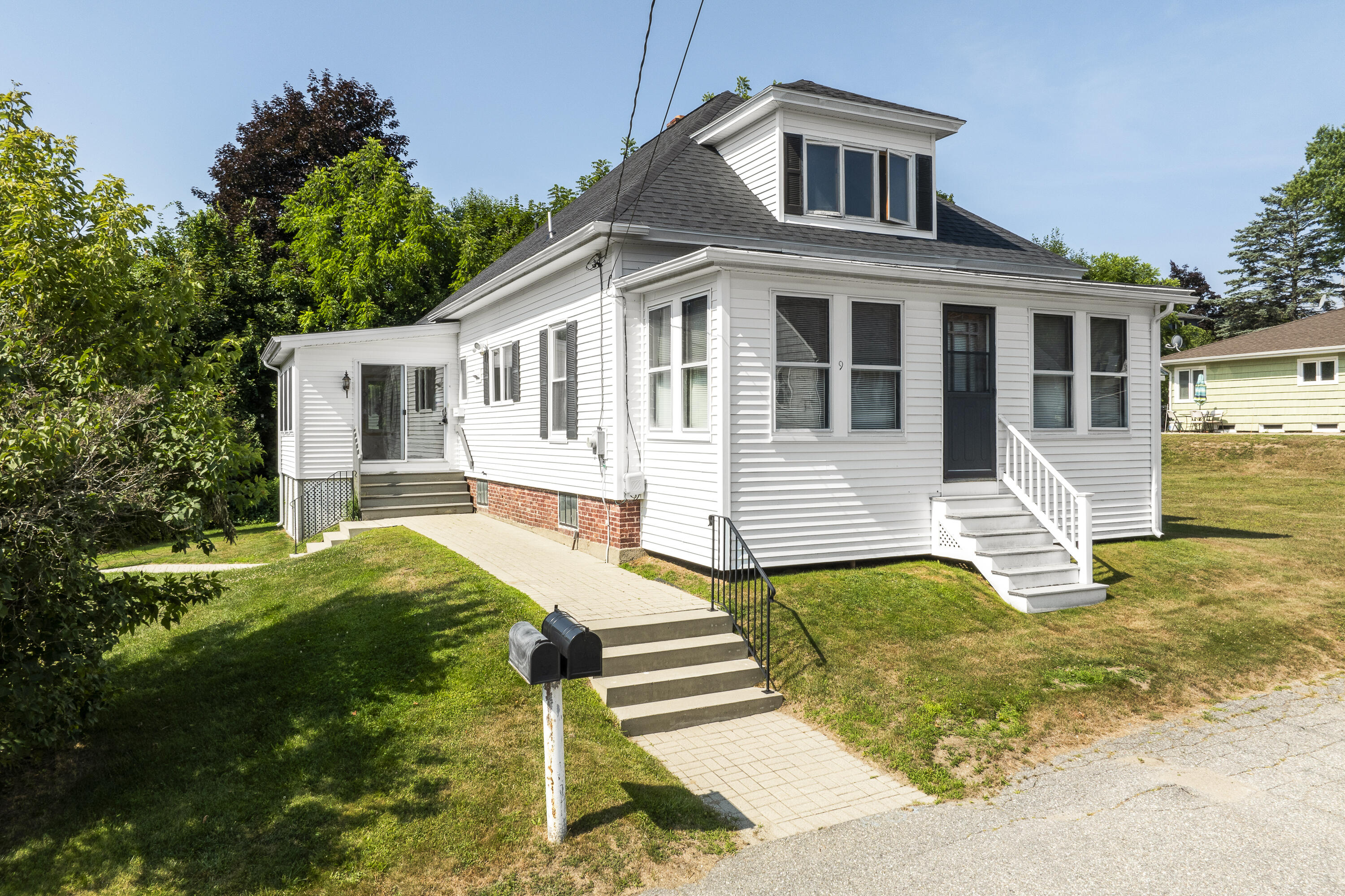Photo of 9 Nash Street Lewiston ME 04240