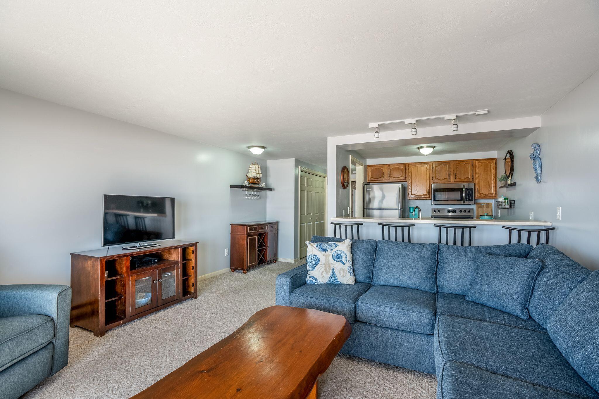 105 E Grand Avenue 7