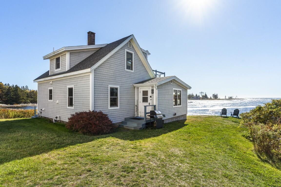 22 Gray Road, Southport, ME, 04576