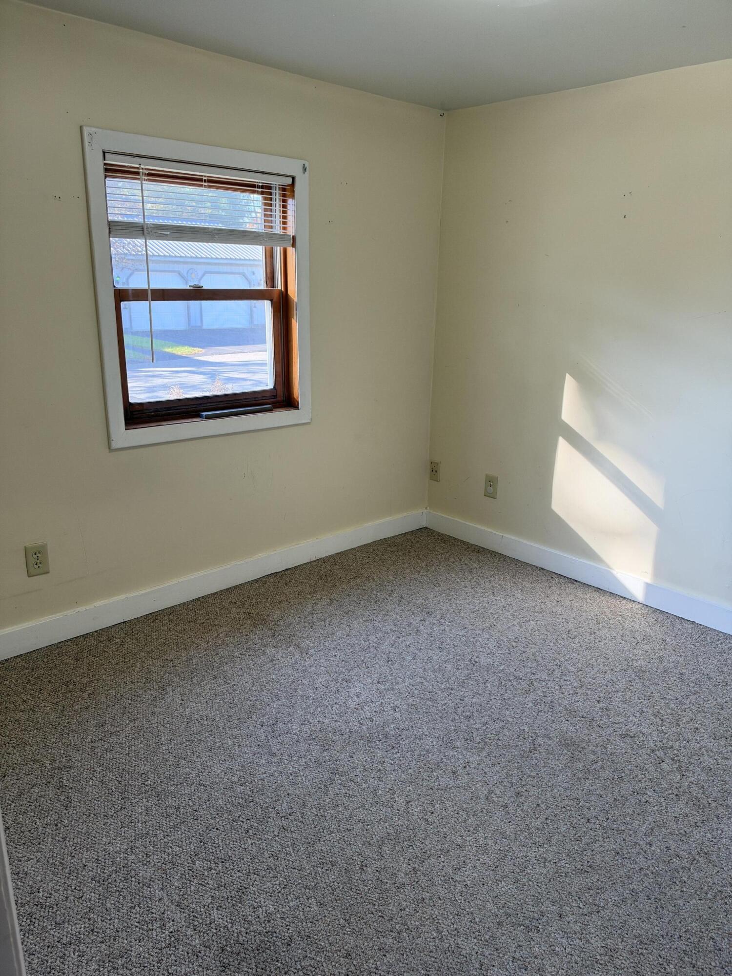 160 W Pleasant Street