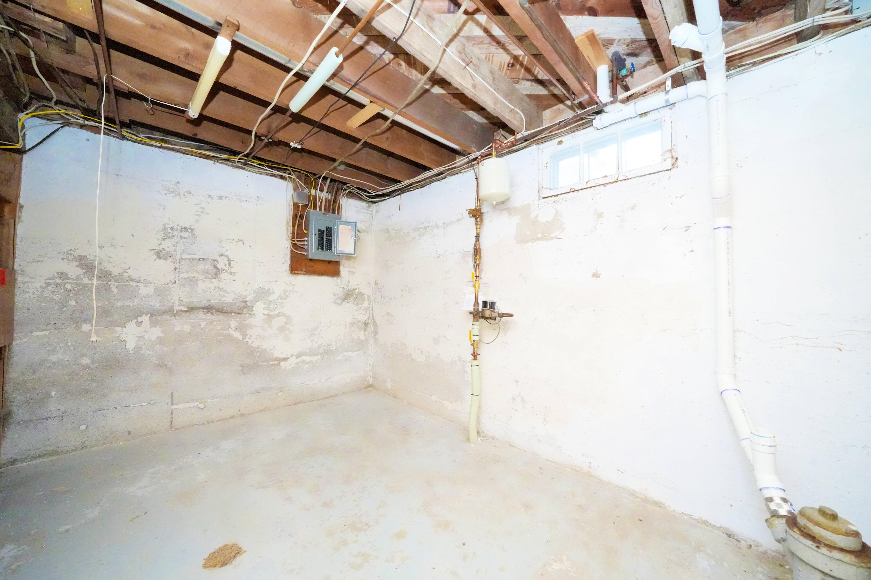 13 Westbrook Terrace, Hampden, ME, 04444