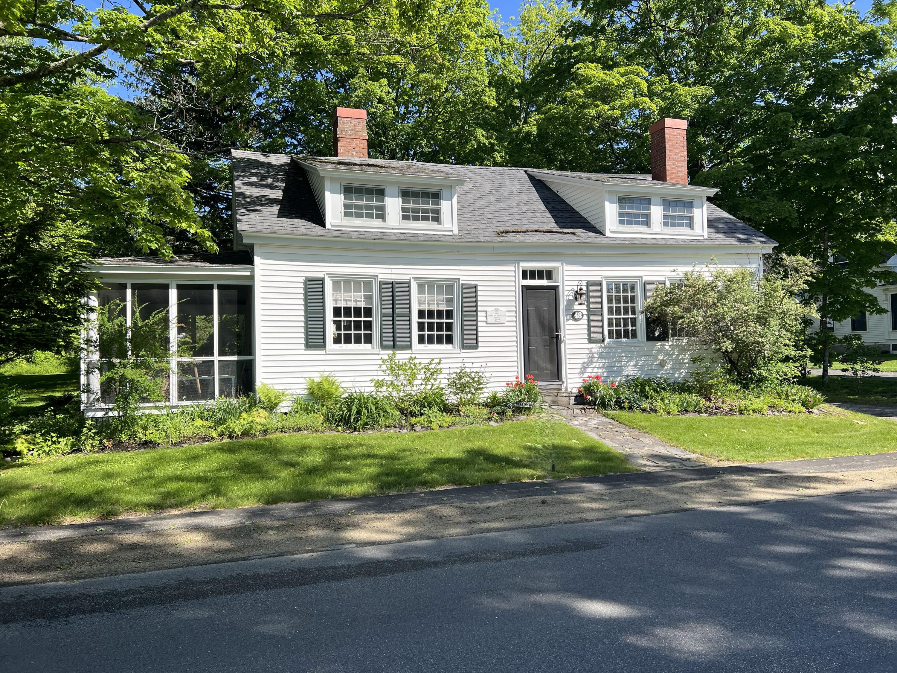 Photo of 48 Lincoln Street Paris ME 04281