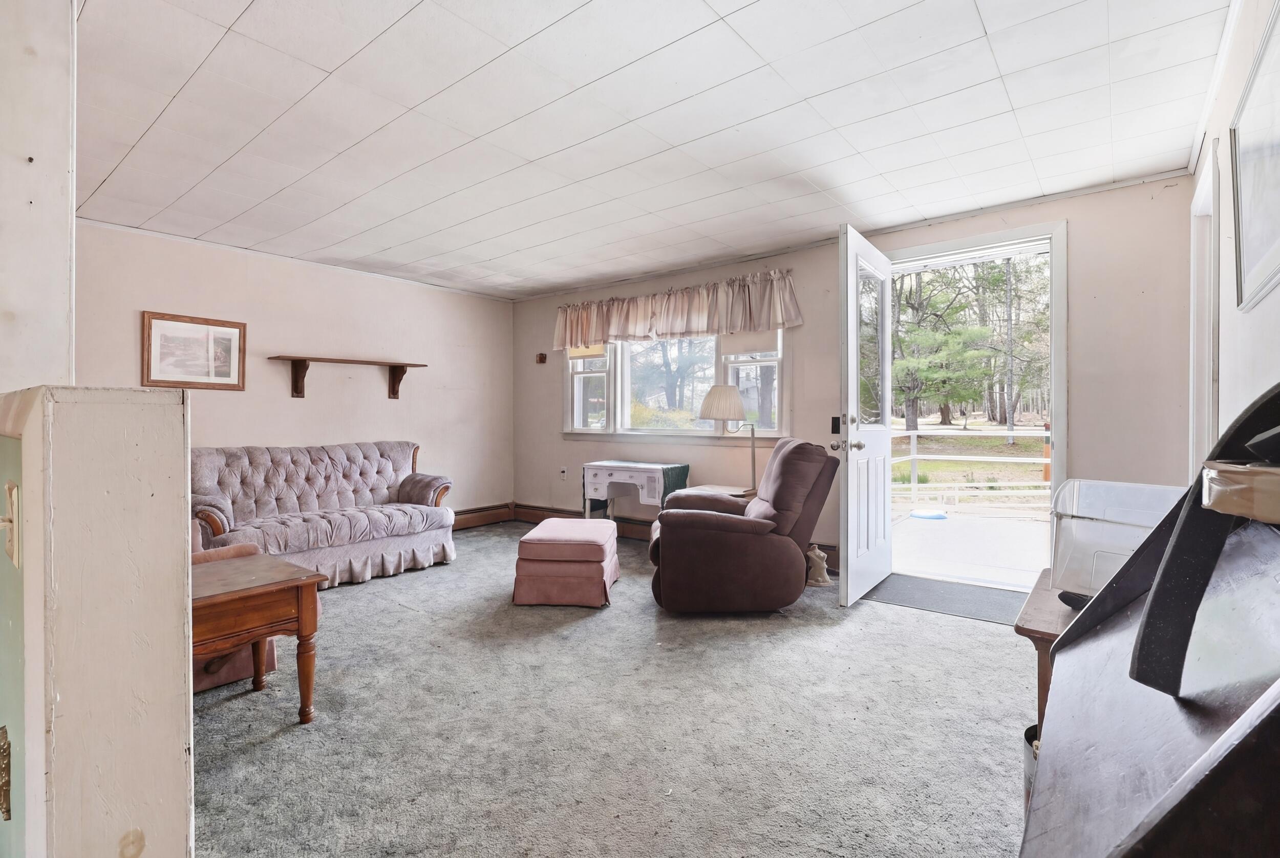 392 Elm Street, Mechanic Falls, ME, 04256