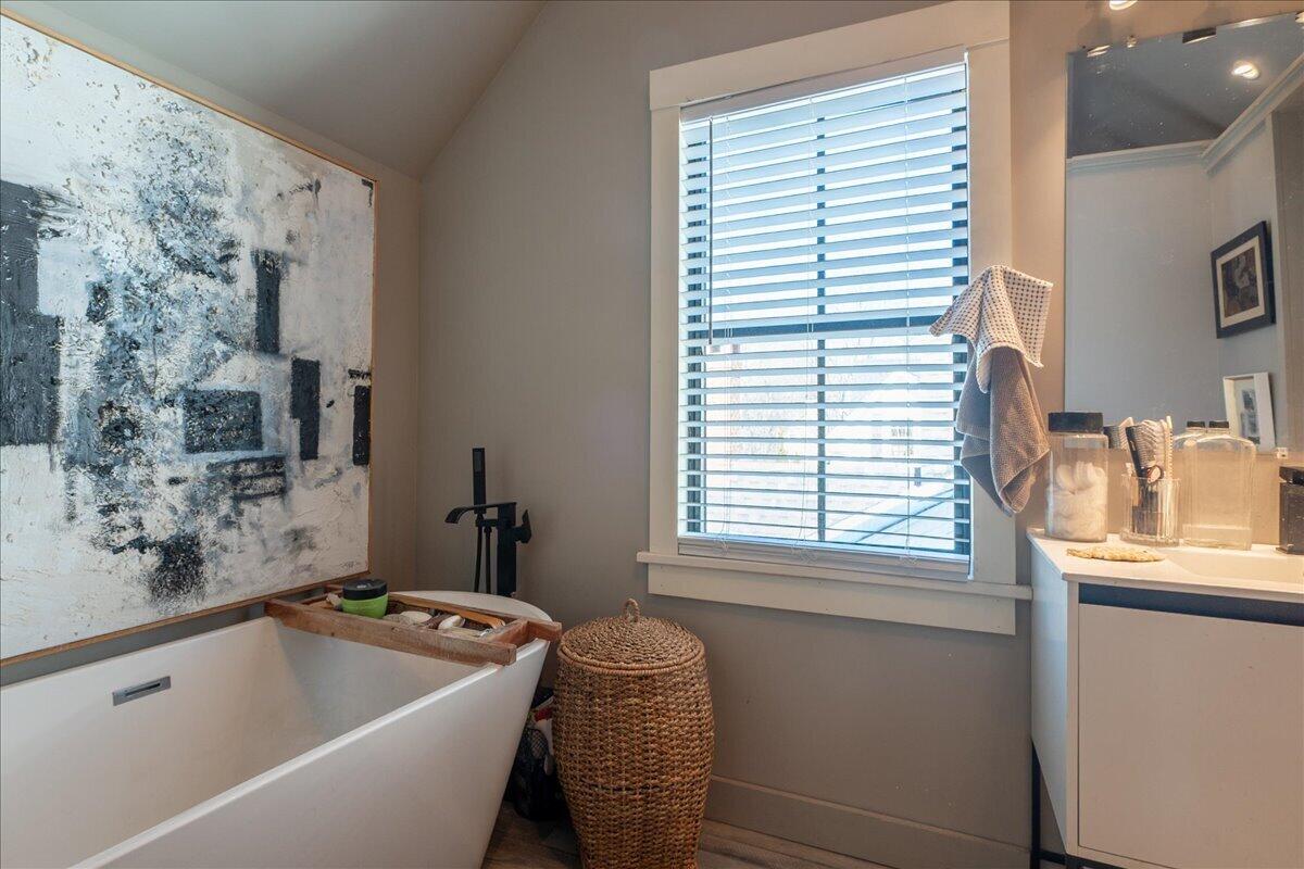 17 Mountain Street, Camden, ME, 04843