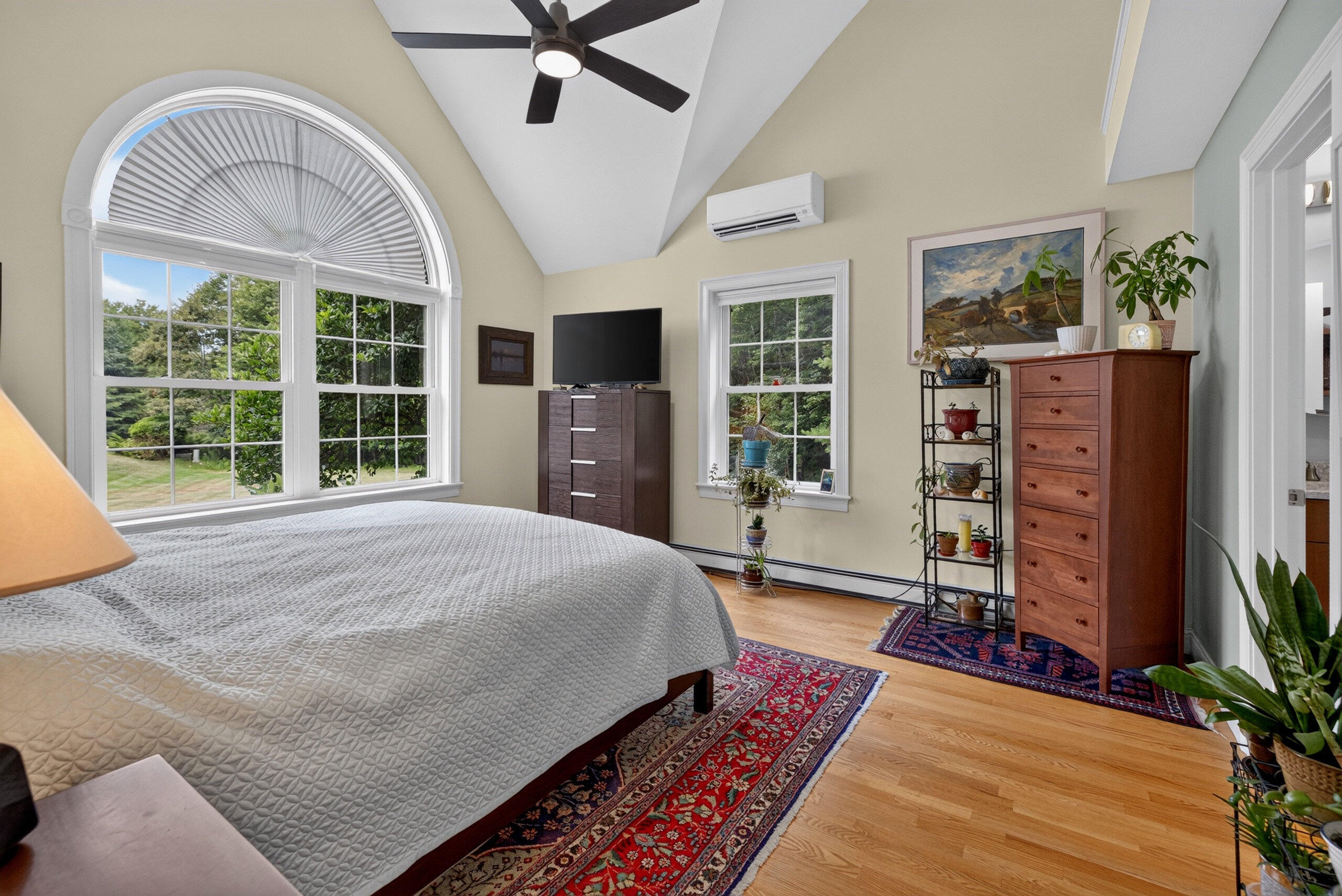 1st Floor Primary Bedroom