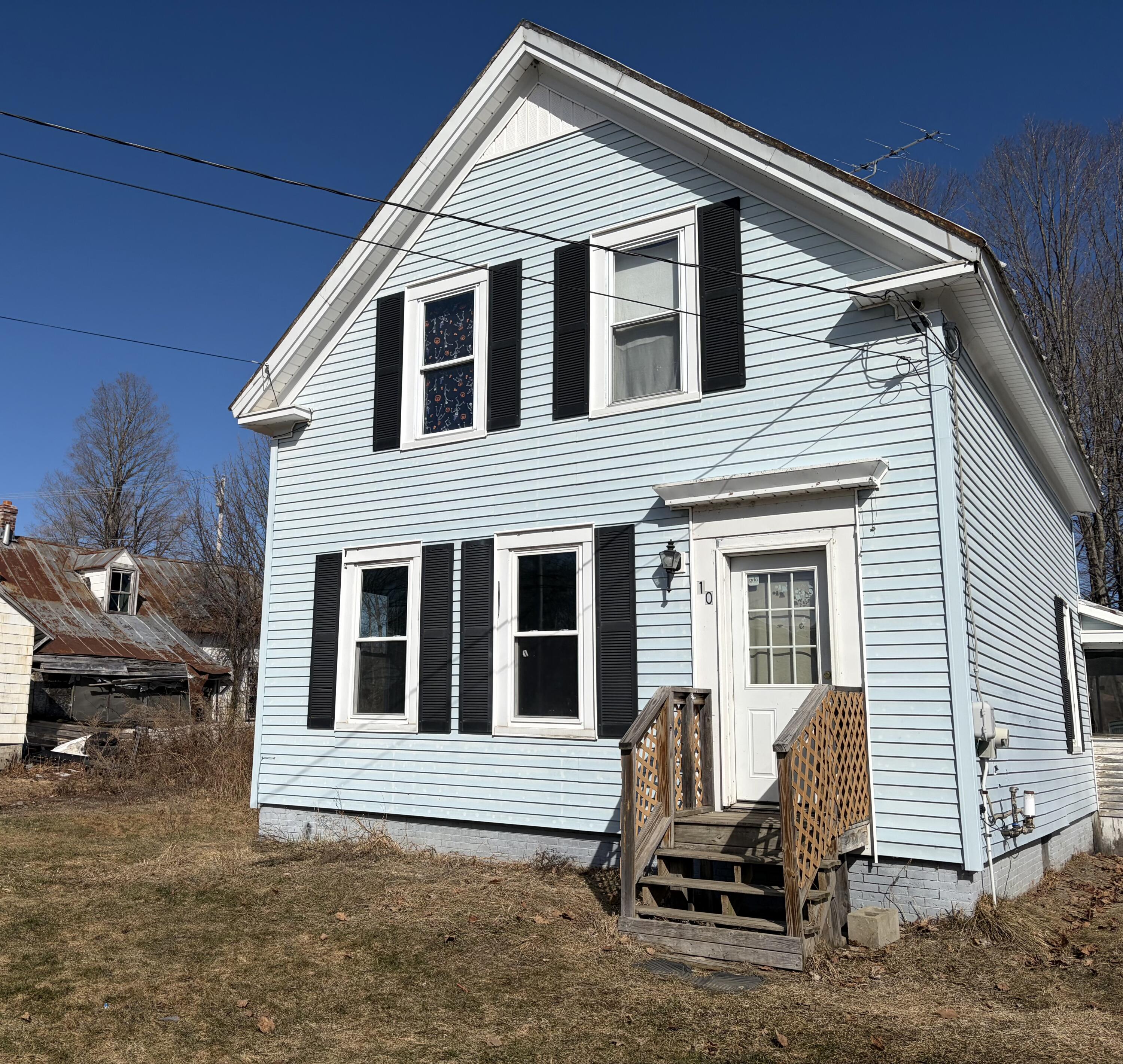 29 River Street, Strong, ME, 04983