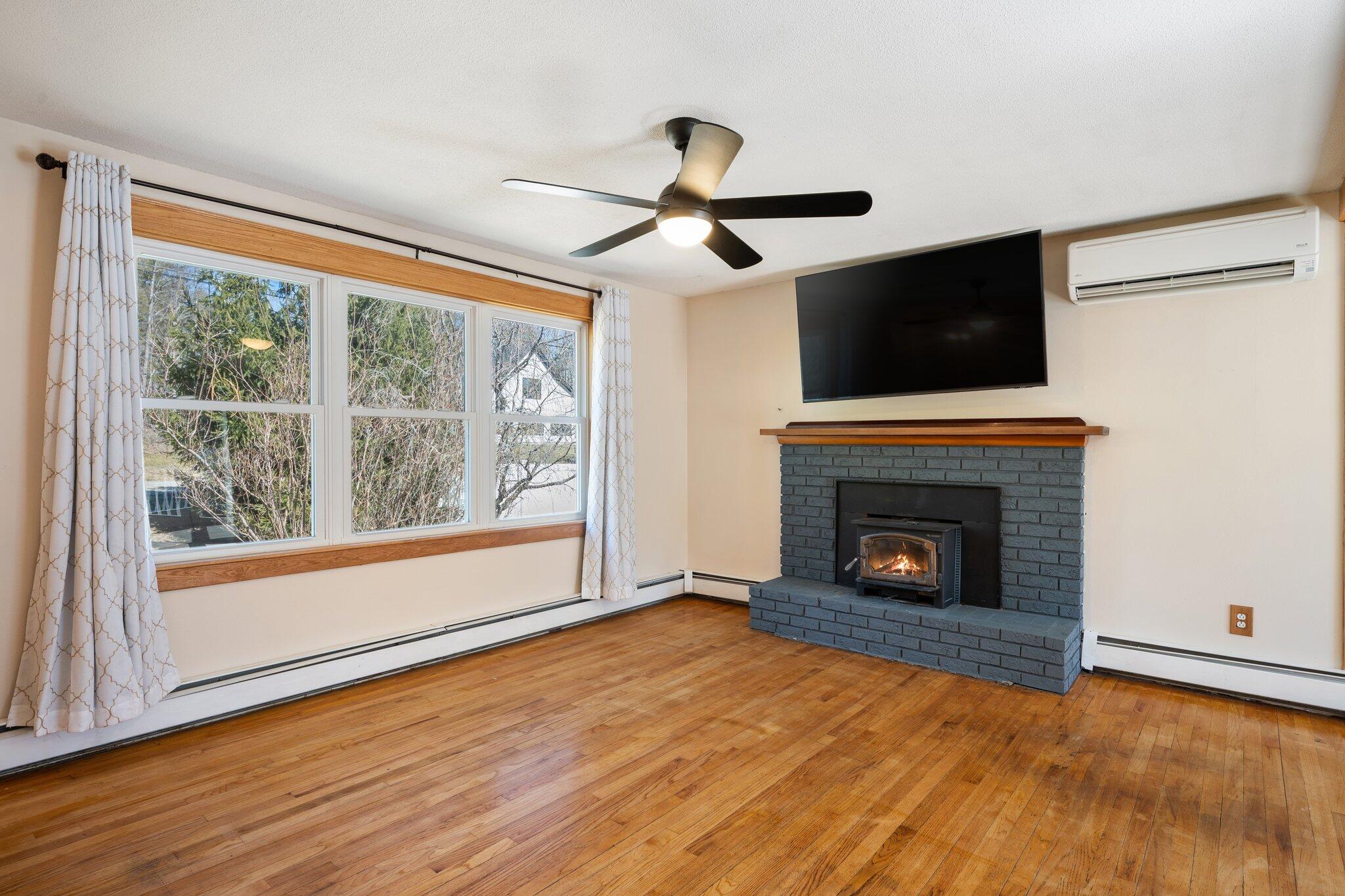 32 Charles Drive, Holden, ME, 04429