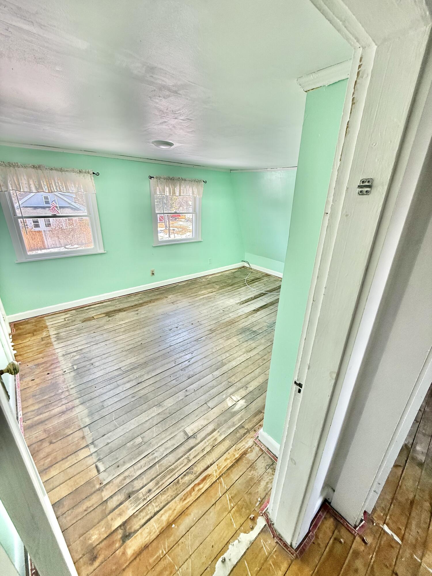 31 Delmont Street, Presque Isle, ME, 04769