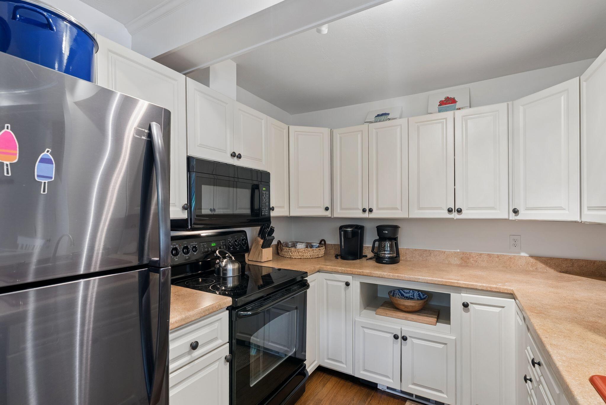 8 Woodland Avenue, #3, Kennebunk, ME 04043 24_DSC08996