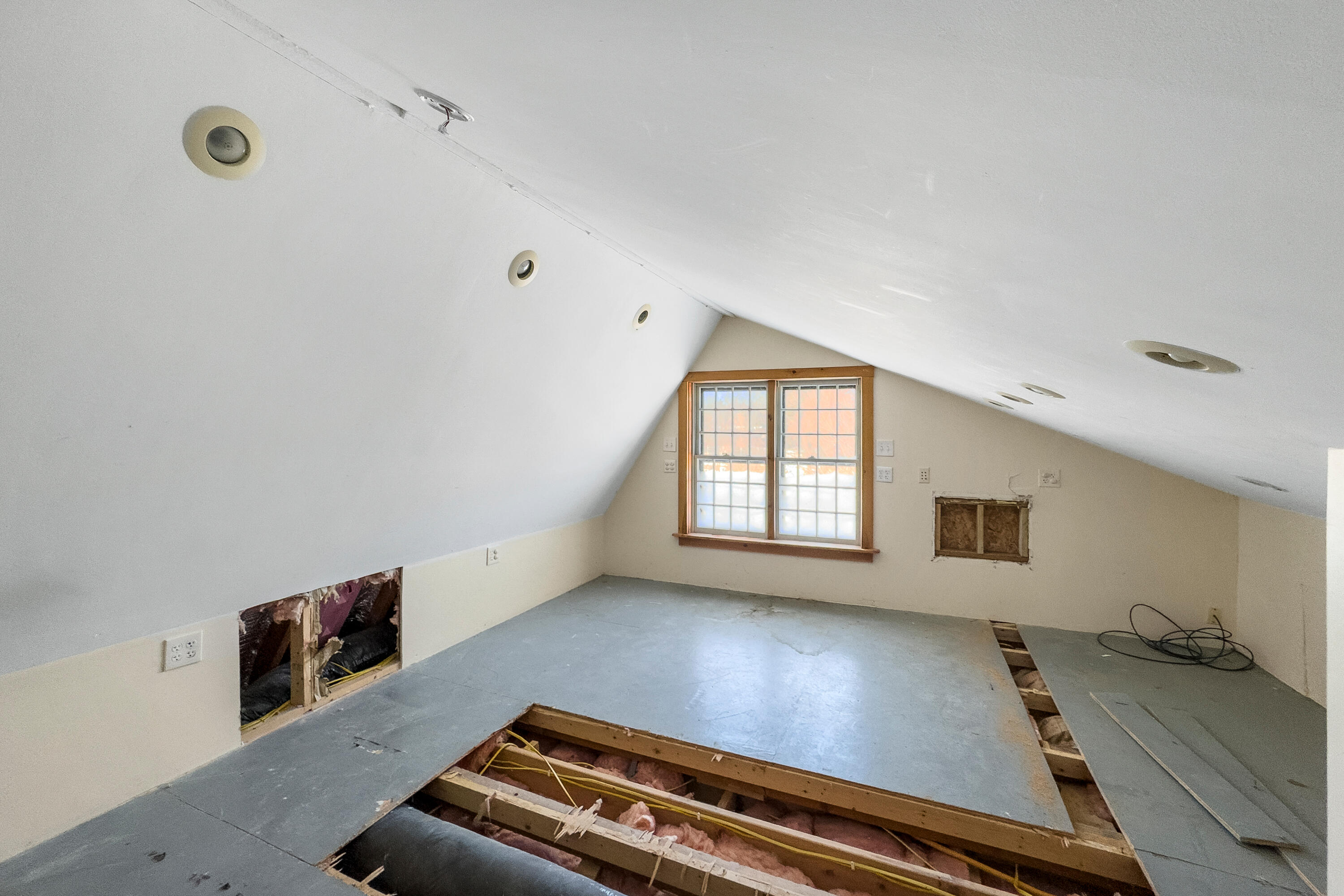 31-33 Booker Street UNIT 4, Thomaston, ME, 04861