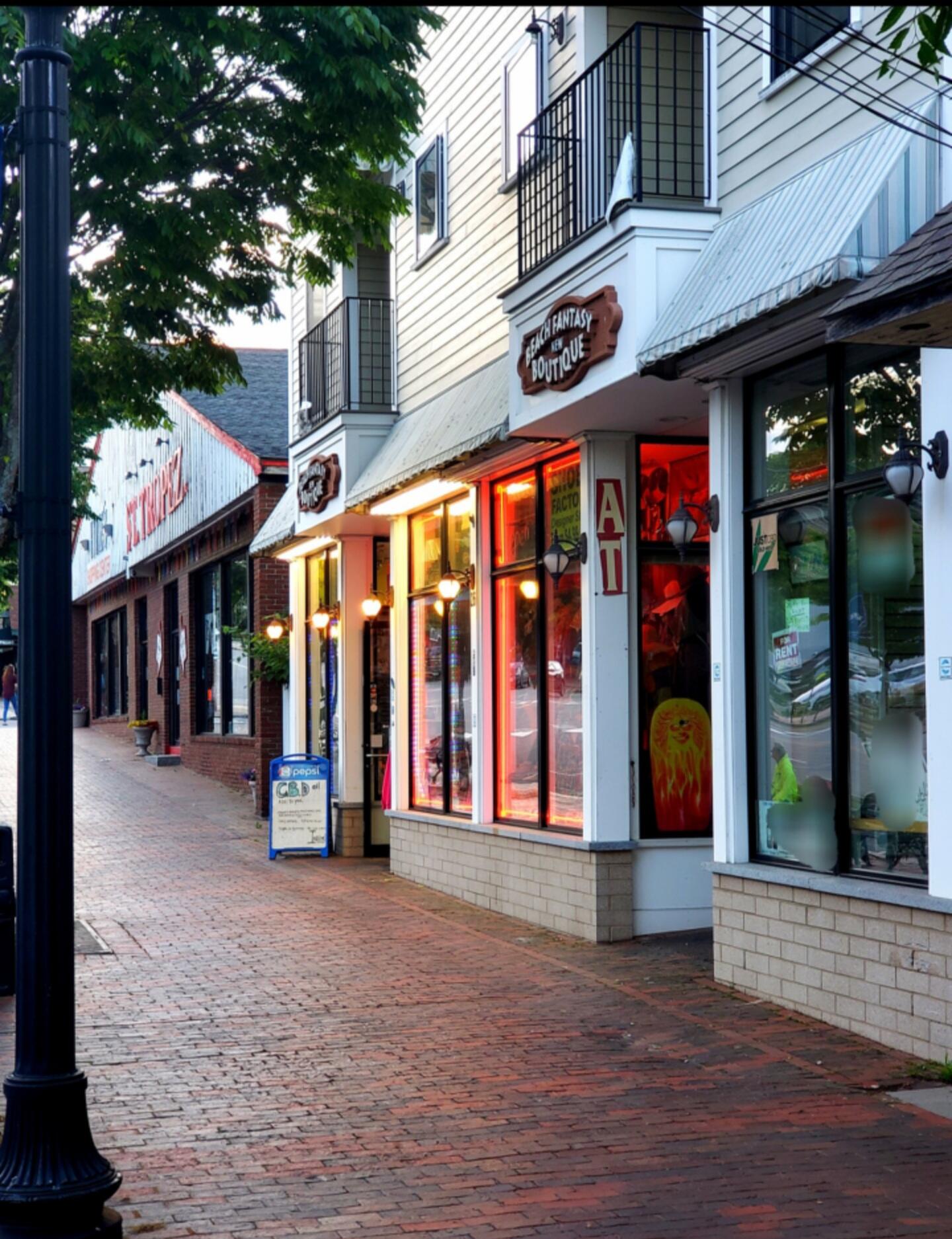 57 E Grand Avenue, Old Orchard Beach, ME, 04064