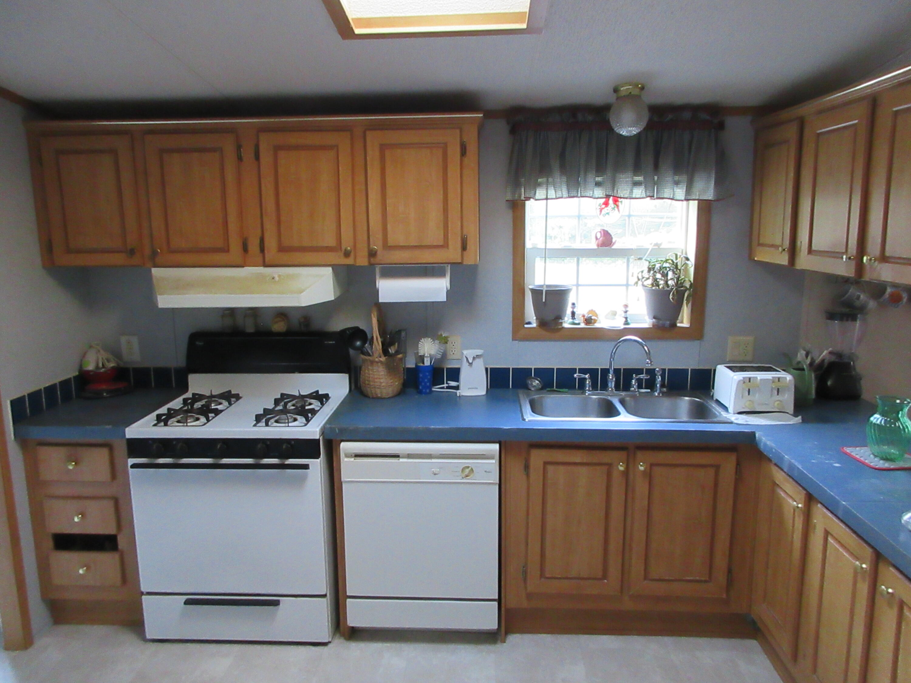 17 Stony Ridge Drive, Washington, ME, 04574