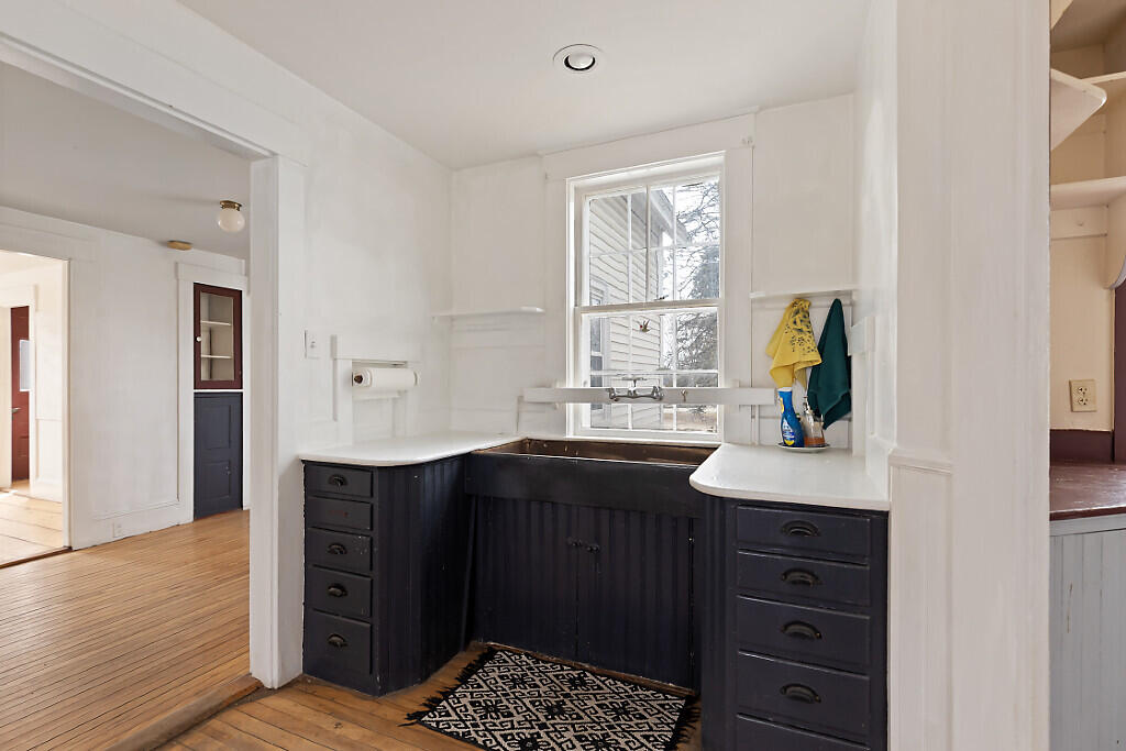 903 Western Avenue, Manchester, ME, 04351