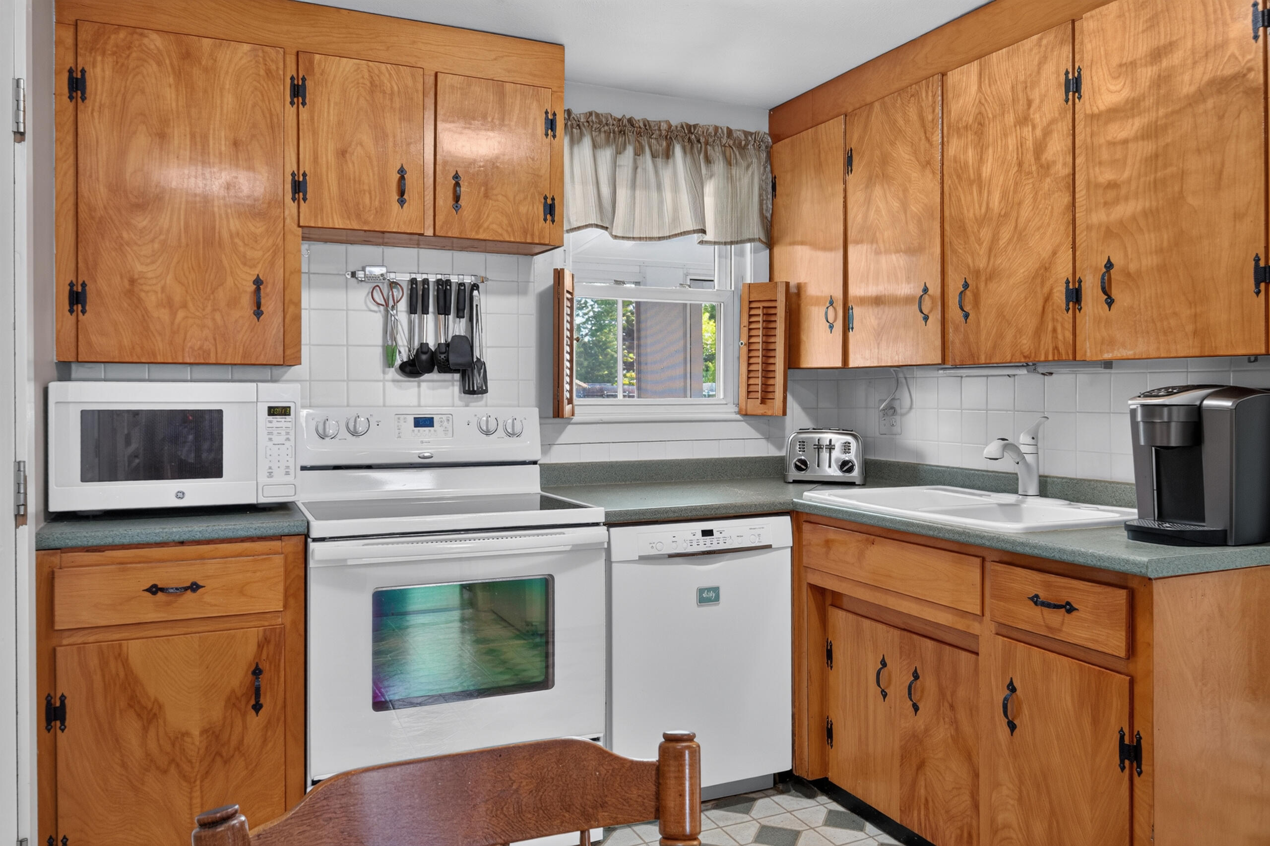 15 Brewster Street, Bangor, ME 04401 Kitchen