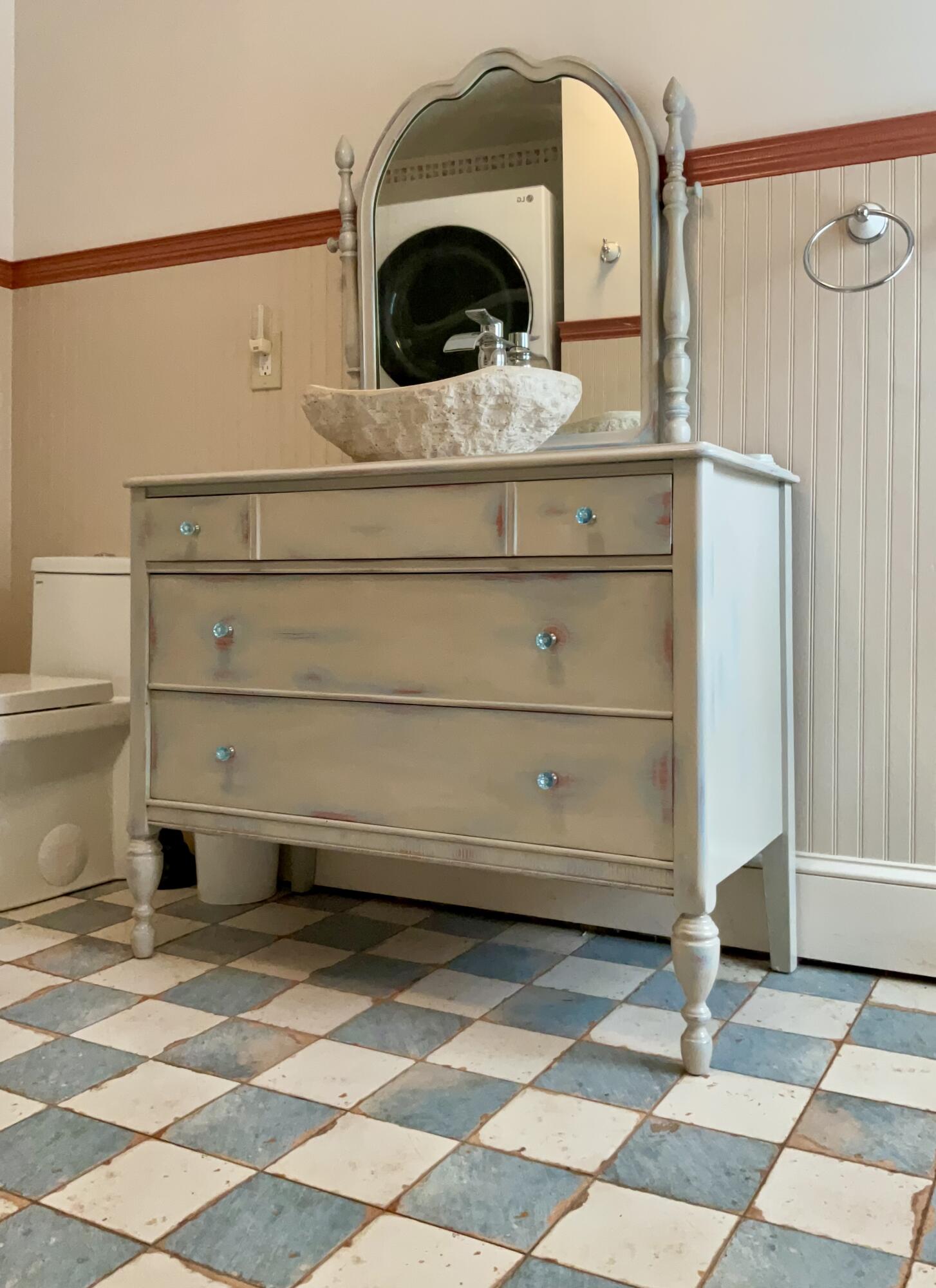 HALL BATH 2ND FLOOR