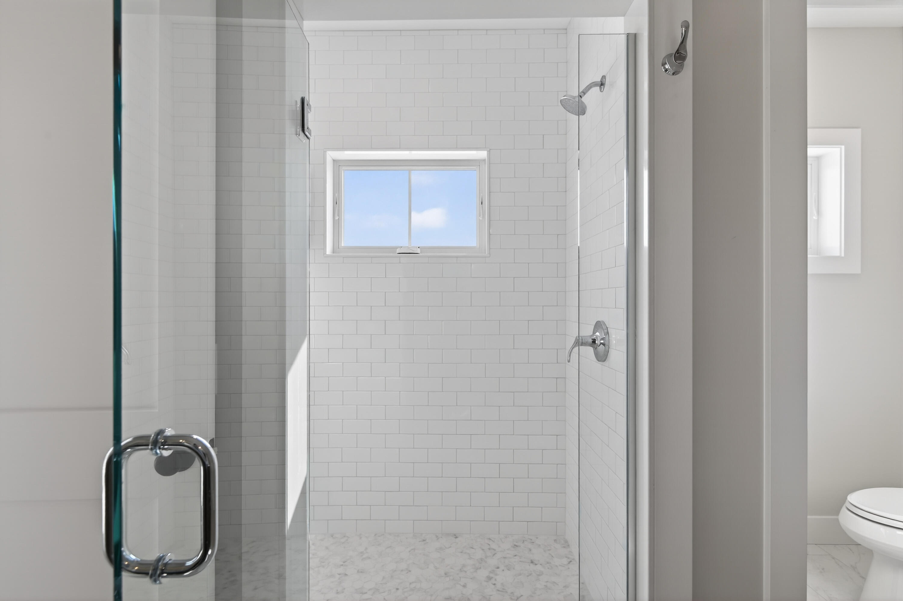 163 Owl's Nest Road, Portland, ME 04102 Fully tiles shower