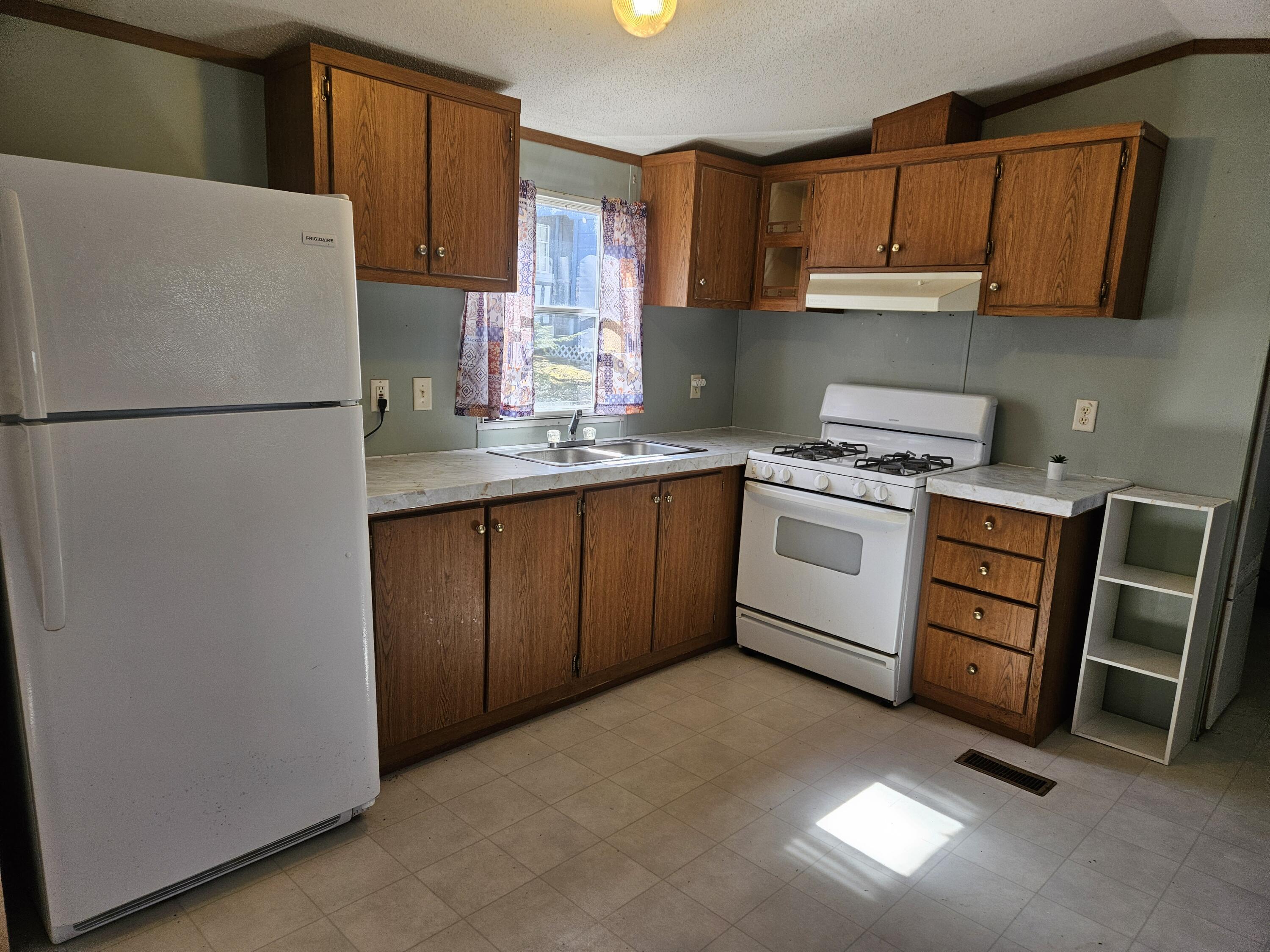 115 Penney Lane, Bradley, ME, 04411