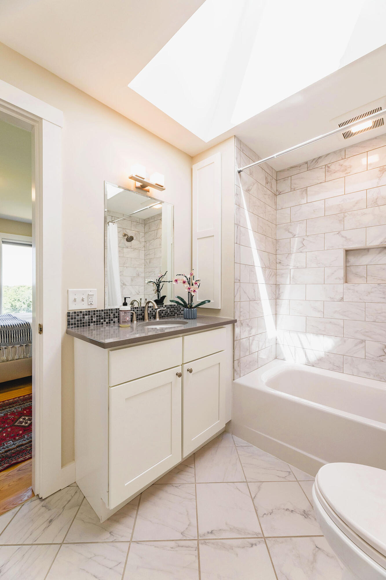 269 Mill Street, Rockport, ME 04856 full bath with bathtub