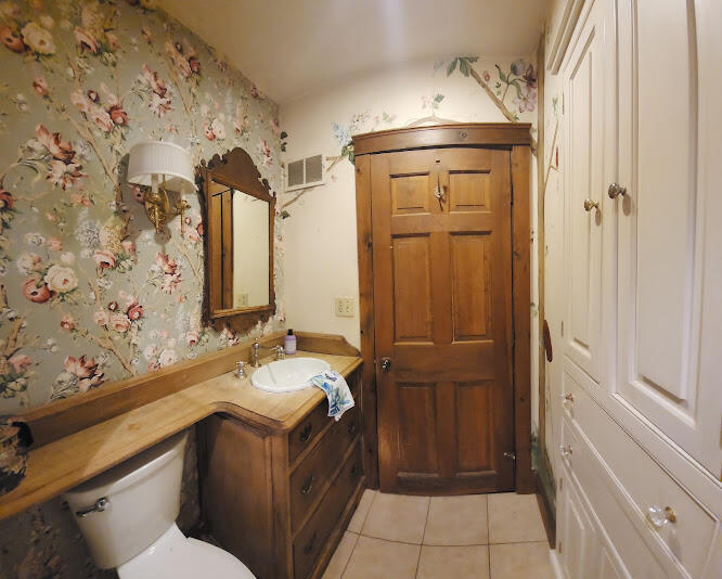 12 Schoolhouse Lane, Hampden, ME, 04444