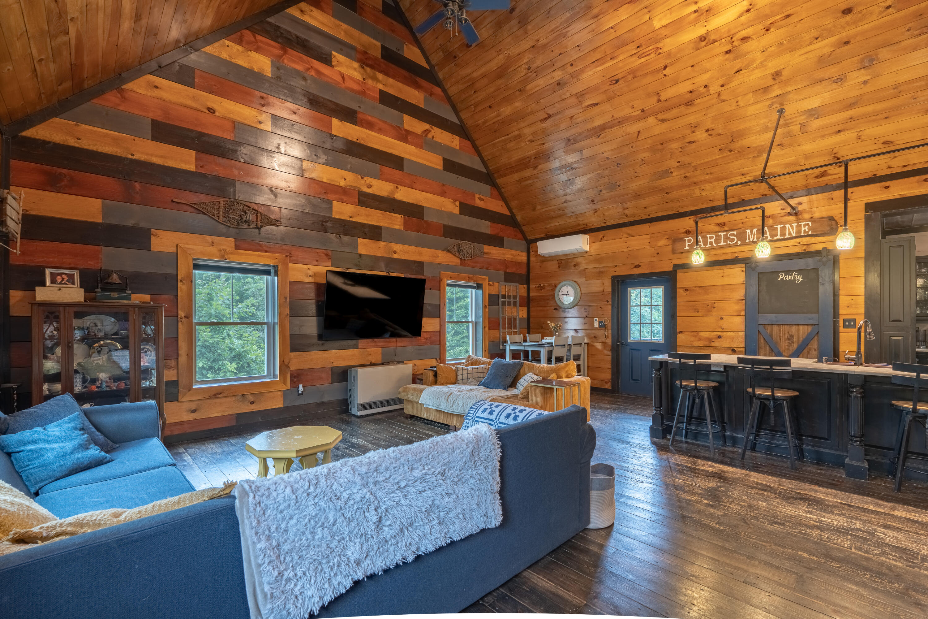 42 East Oxford Road, Paris, ME, 04281