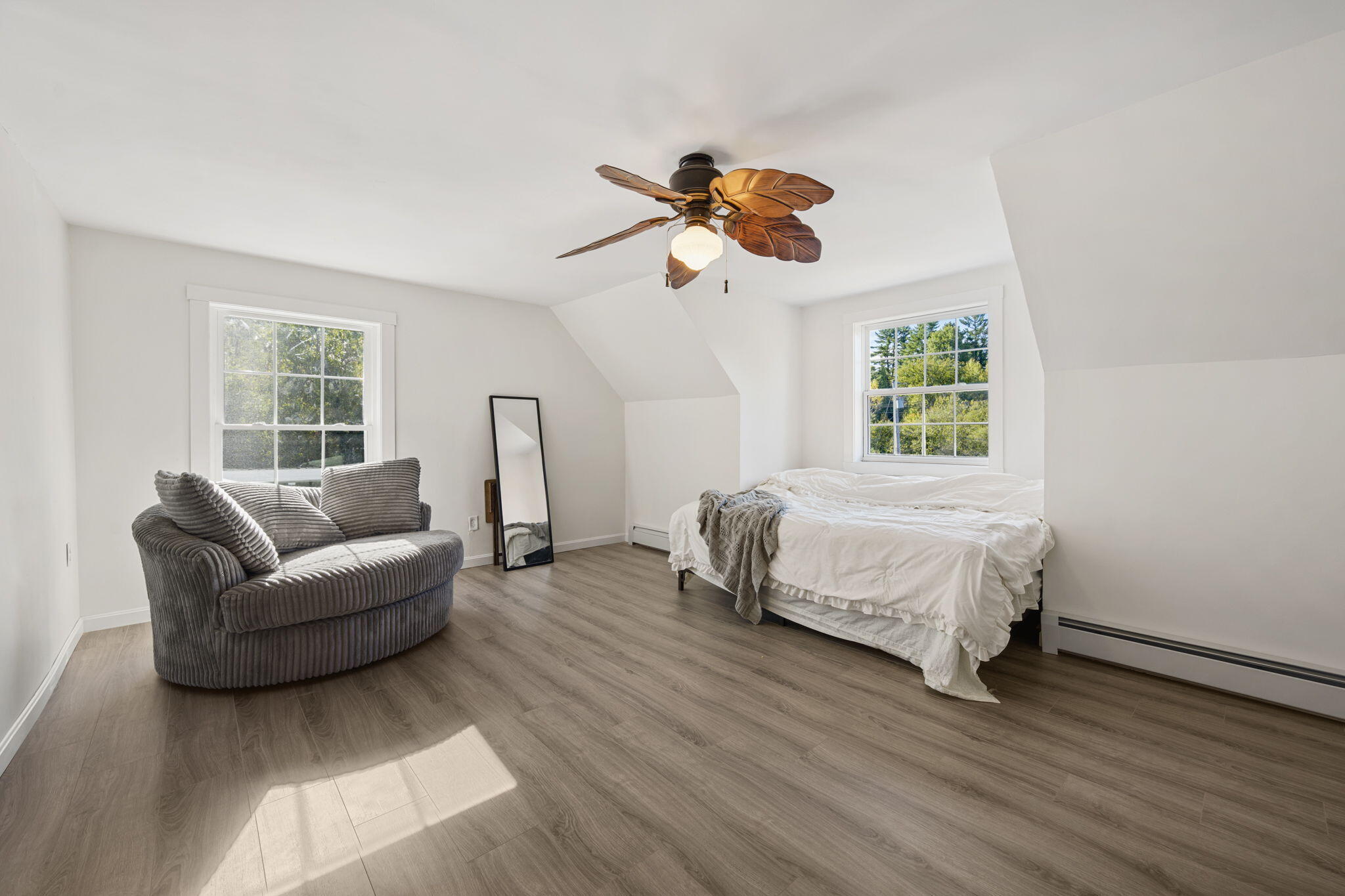 Large Spacious Room