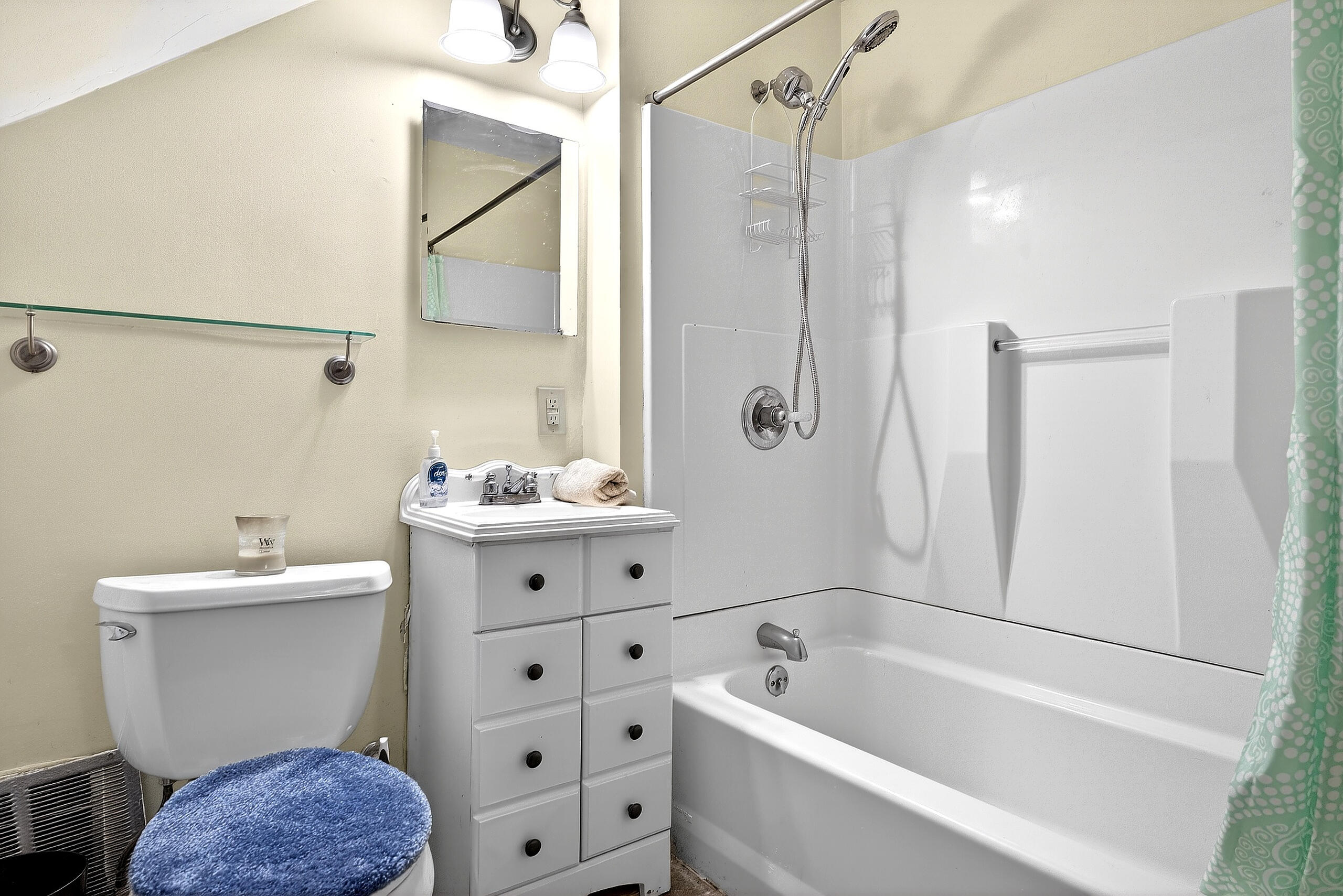 192 Brunswick Avenue, Gardiner, ME, 04345