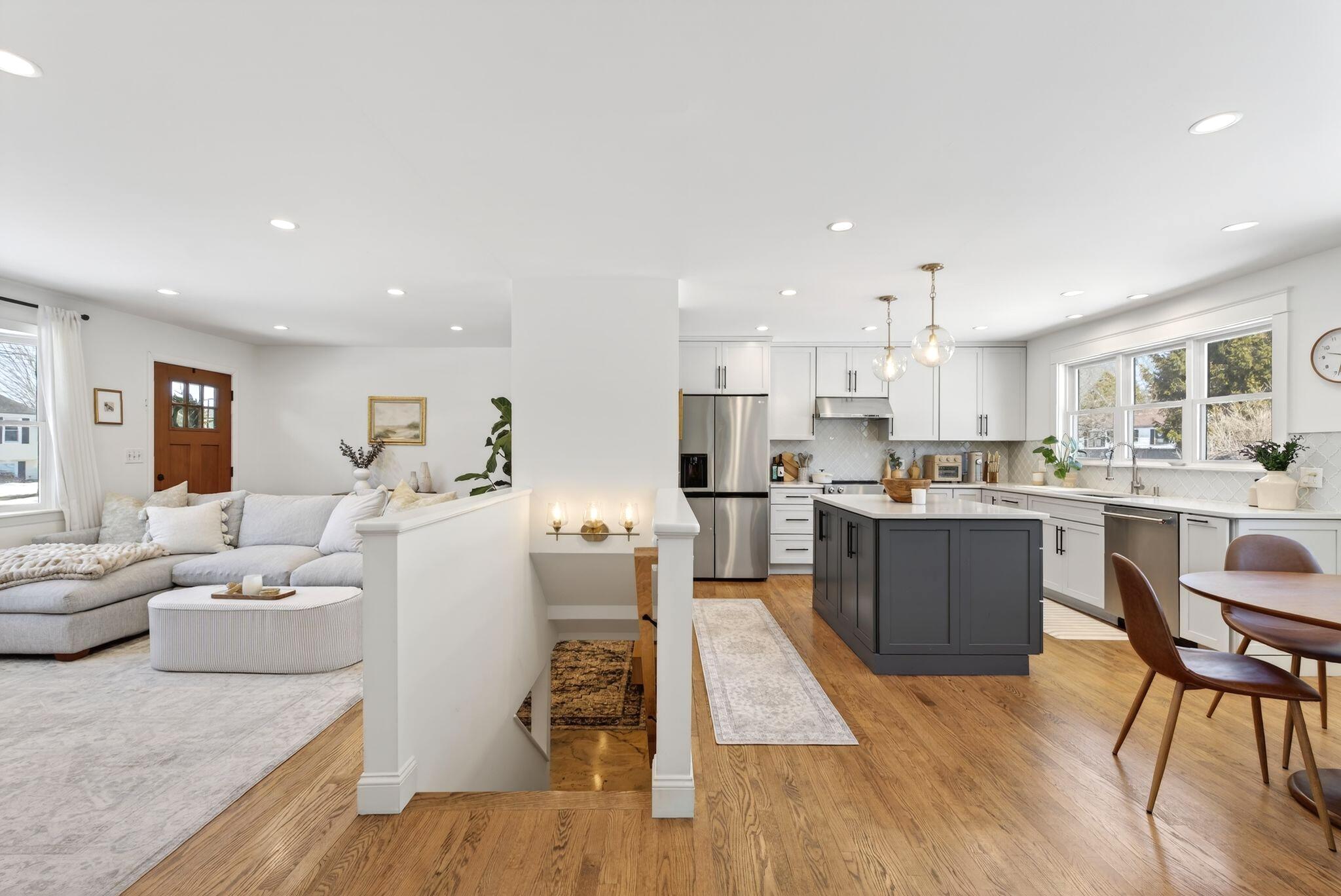 7 Lawn Avenue, Cumberland, ME, 04021