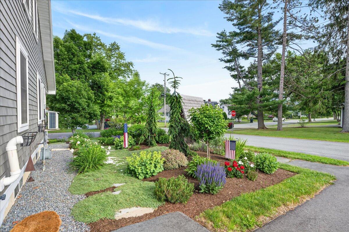 279 W Broadway, Bangor, ME 04401 55-297 W. Broadway-17