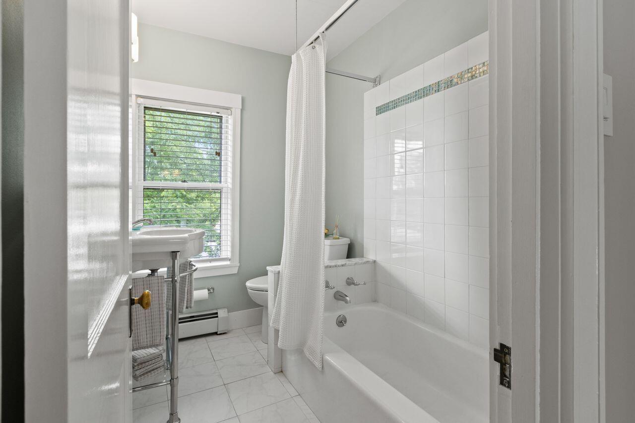 14 Holly Street, Portland, ME 04103 Full bath on second level of main house
