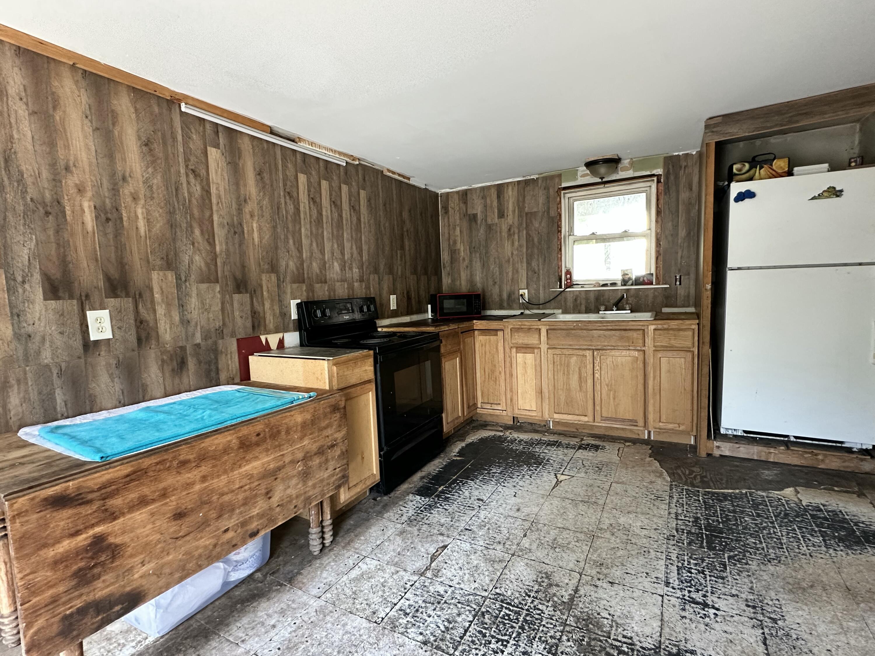 16 Forgotten Alley Drive, Waterford, ME, 04088