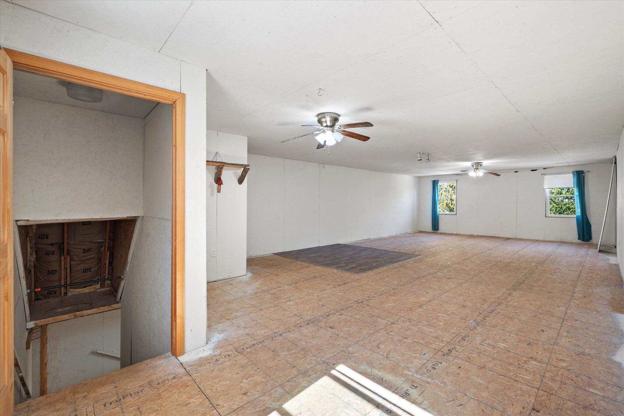 32 Charles Drive, Holden, ME, 04429