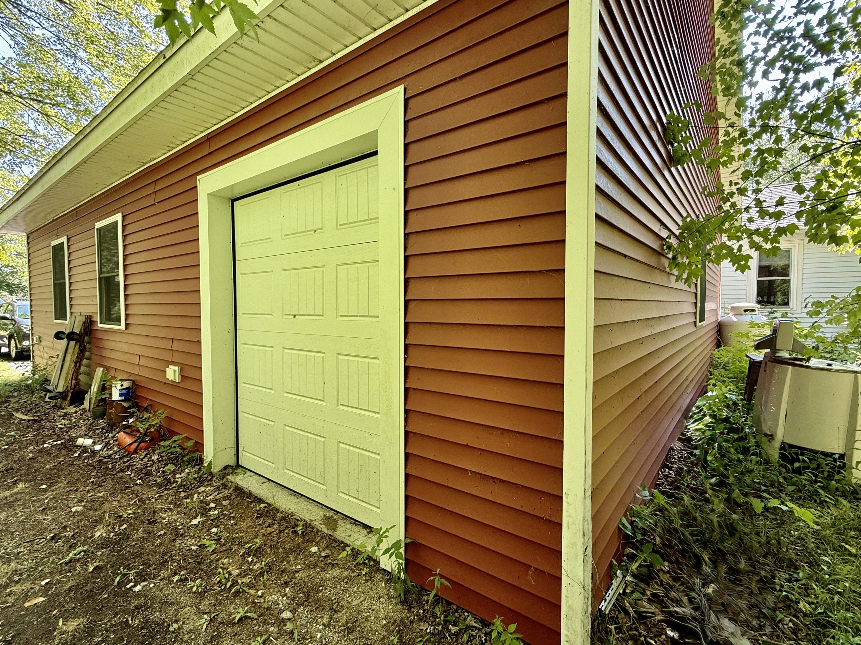 Rear overhead door