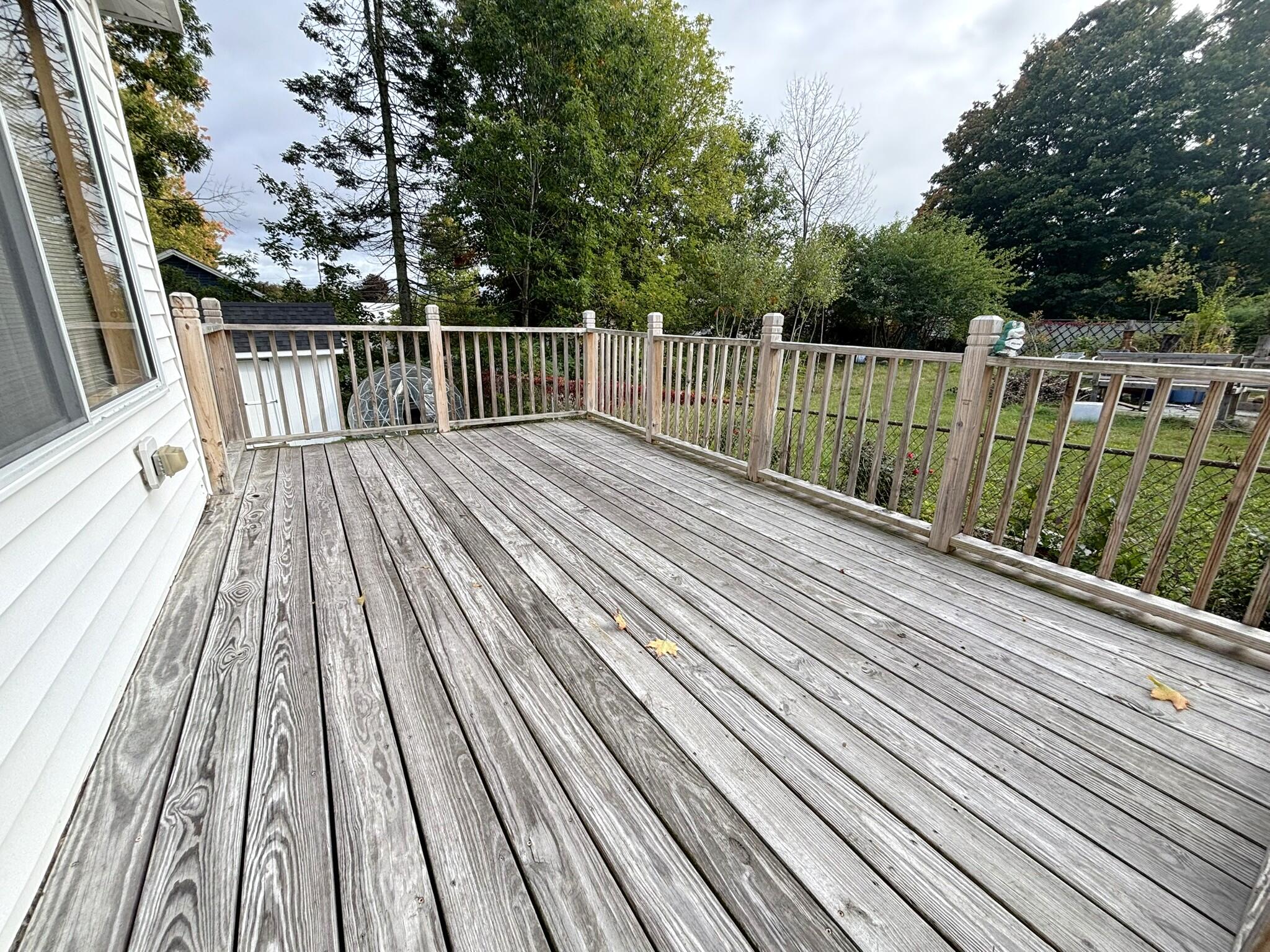 1st Unit Deck