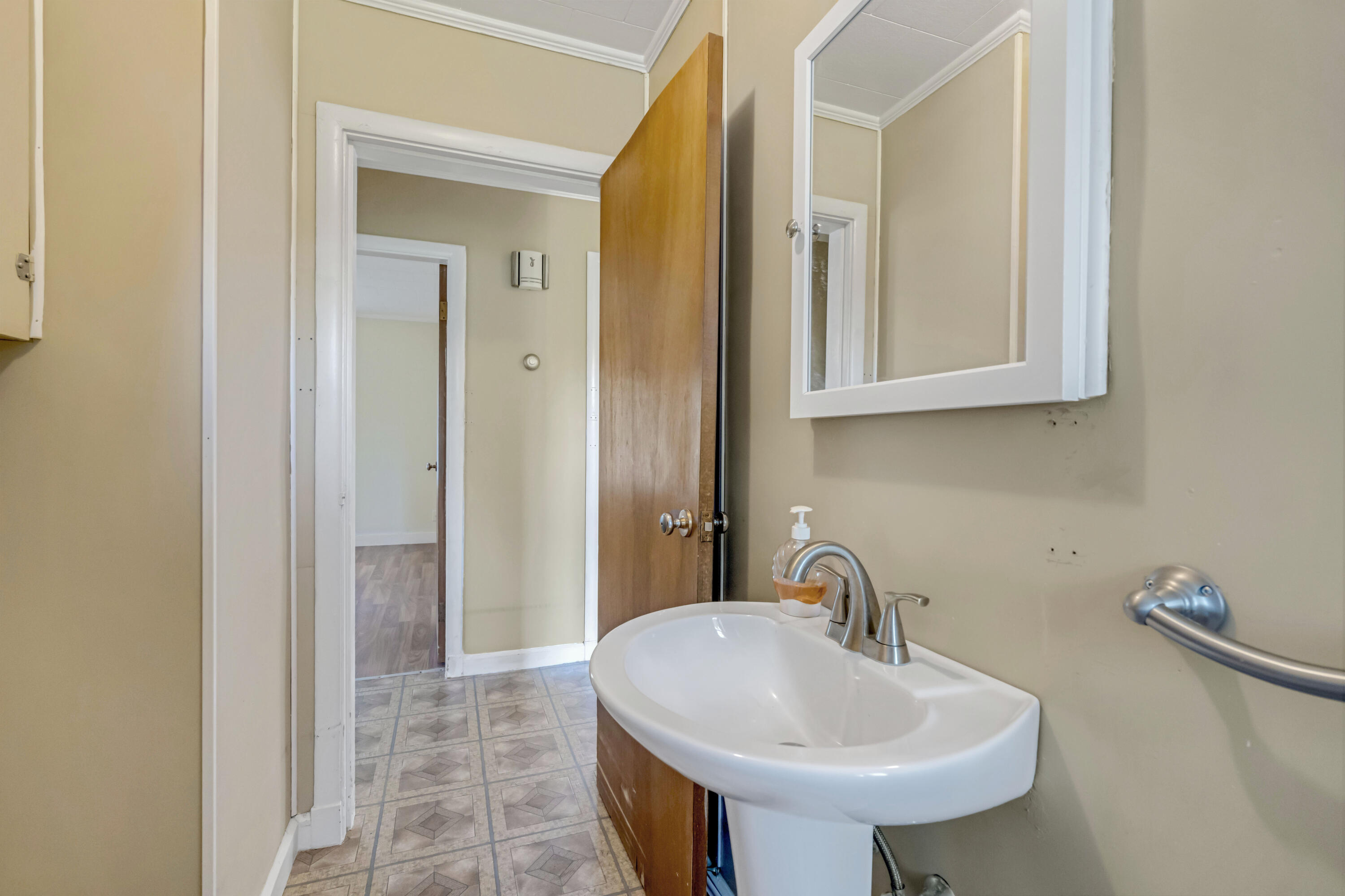 196 Stevens Mill Road, Auburn, ME 04210 Bathroom