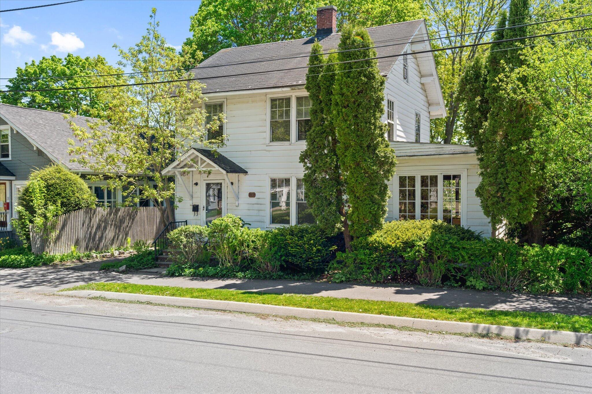 35-28 Williams St