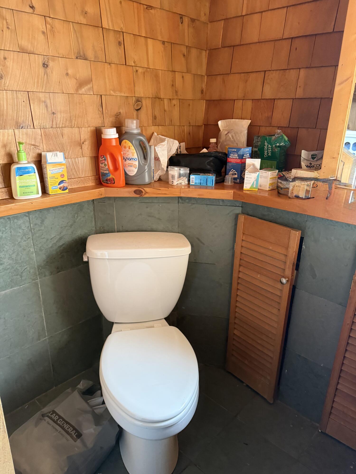 123 County Road, Milford, ME, 04461